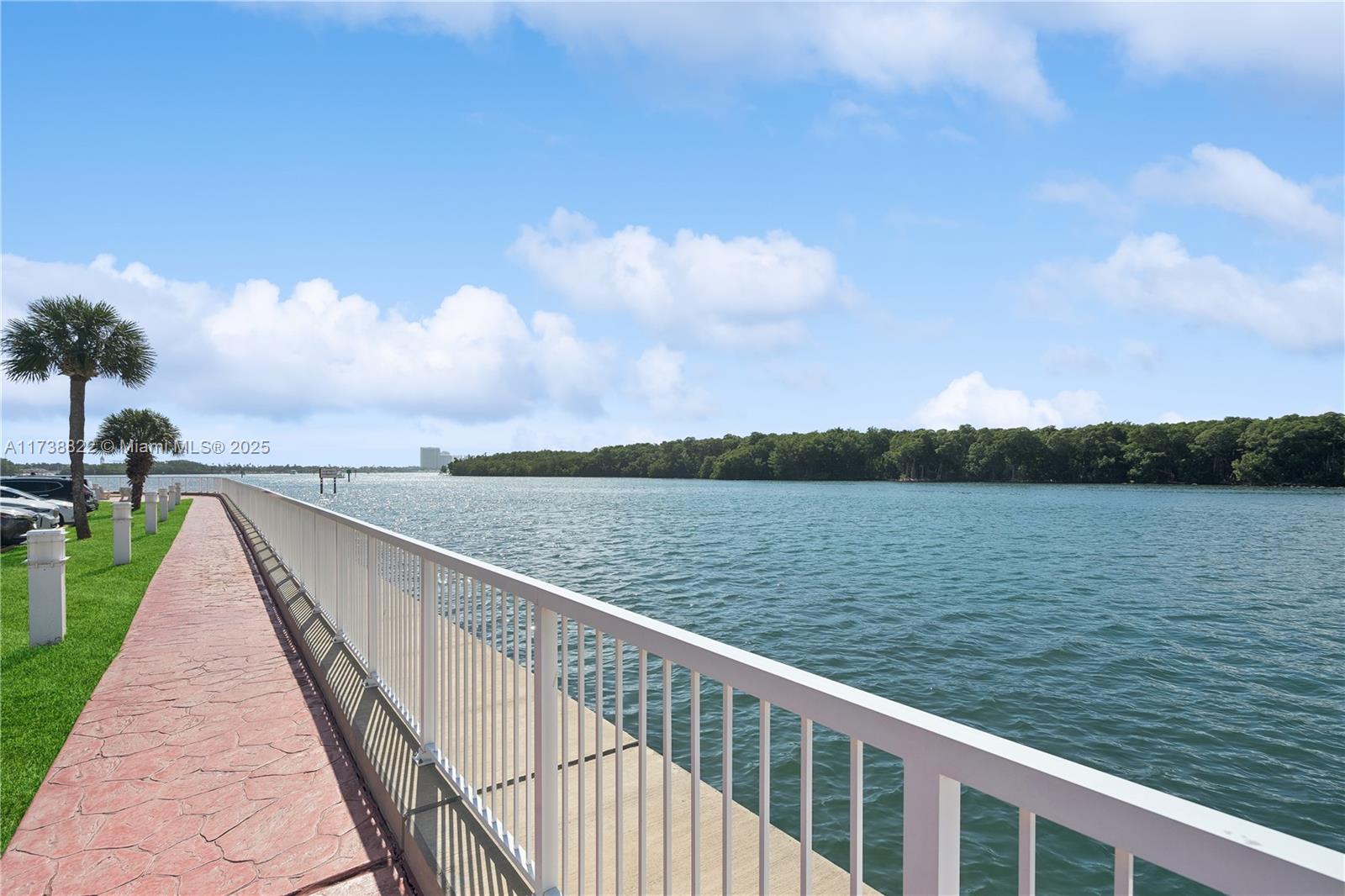 ARLEN HOUSE WEST CONDO - Residential