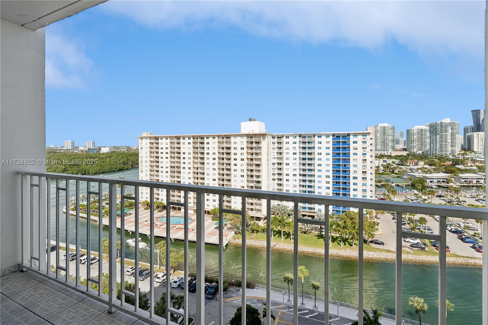 ARLEN HOUSE WEST CONDO - Residential