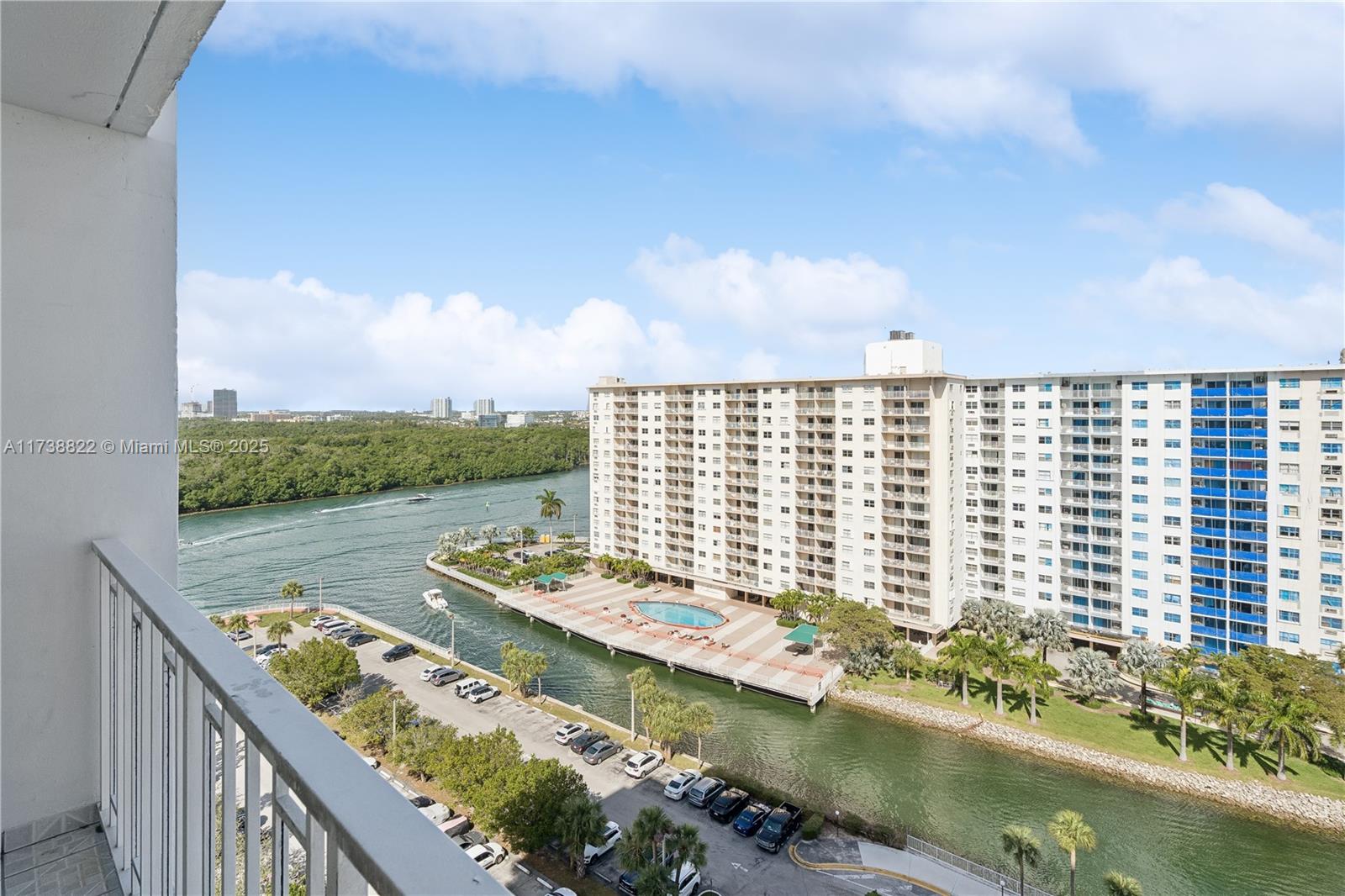 ARLEN HOUSE WEST CONDO - Residential