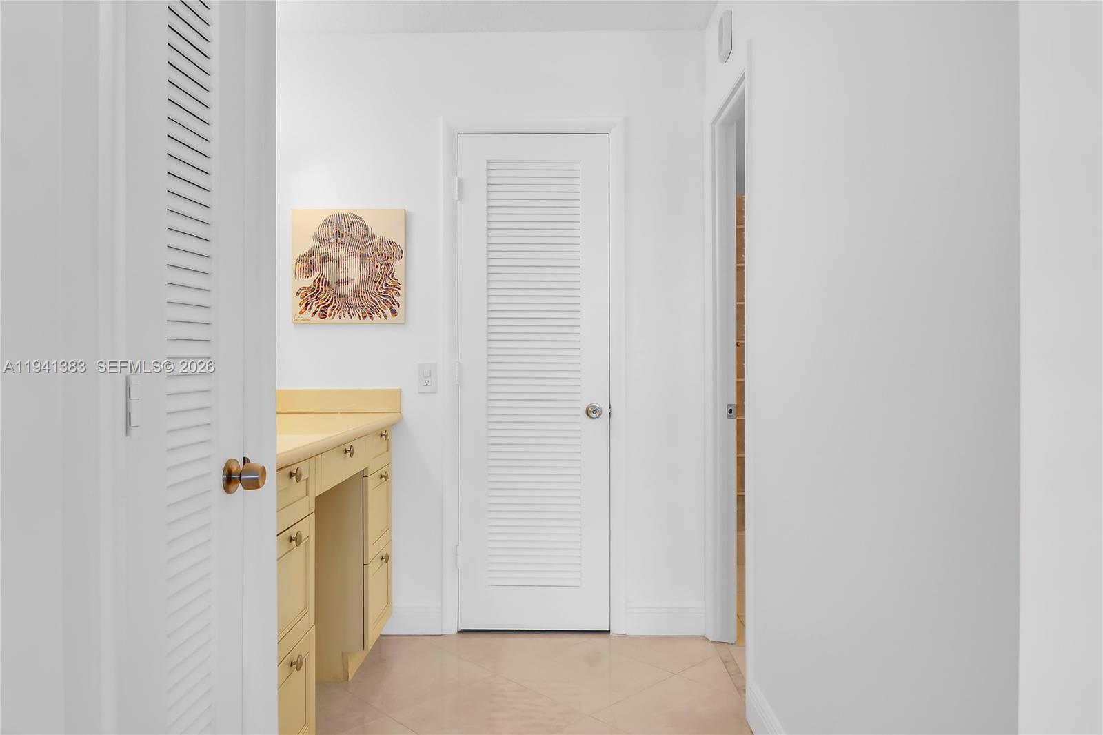 PLAZA TOWERS SOUTH CONDO - Residential