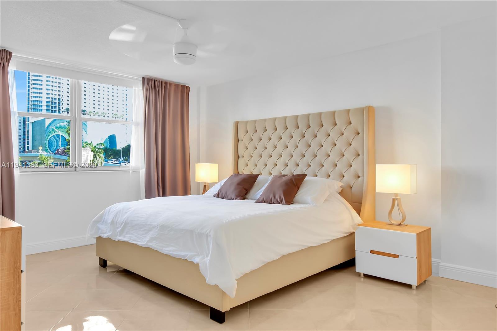 PLAZA TOWERS SOUTH CONDO - Residential