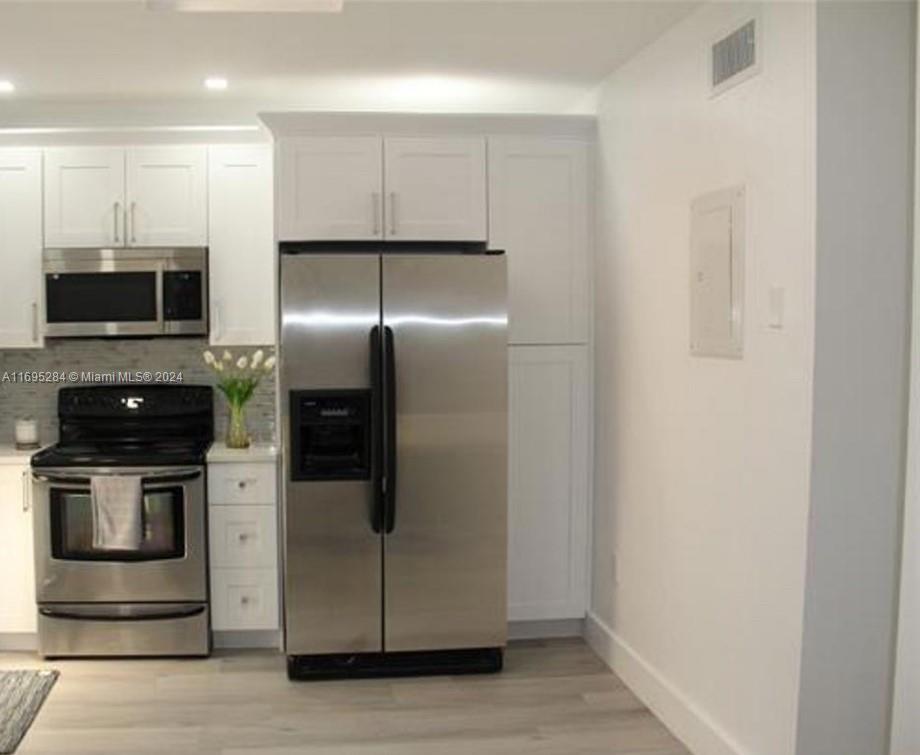 NORTHLAKE VLG AT CALIF CL - Residential Lease