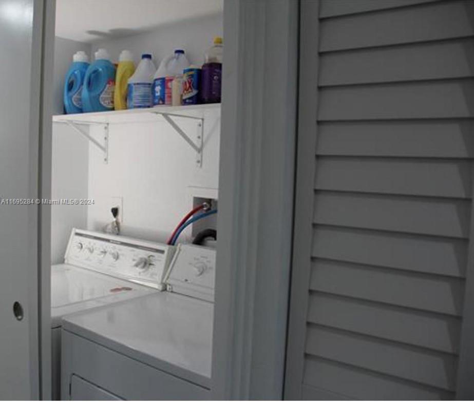 NORTHLAKE VLG AT CALIF CL - Residential Lease