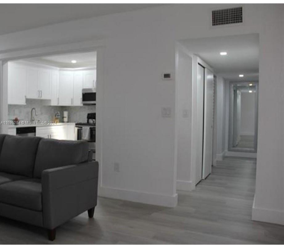 NORTHLAKE VLG AT CALIF CL - Residential Lease