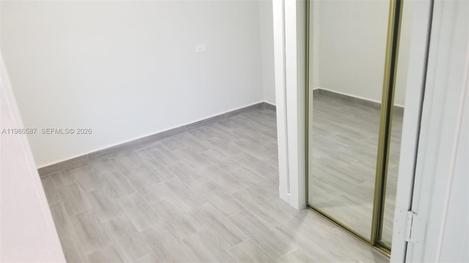 FLA CITY MANOR - Residential Lease