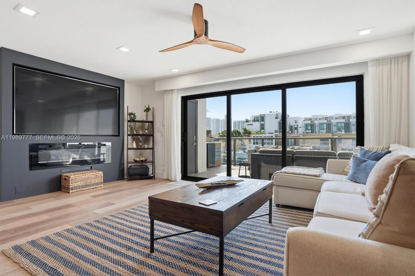 4000 NE 168th St 113B