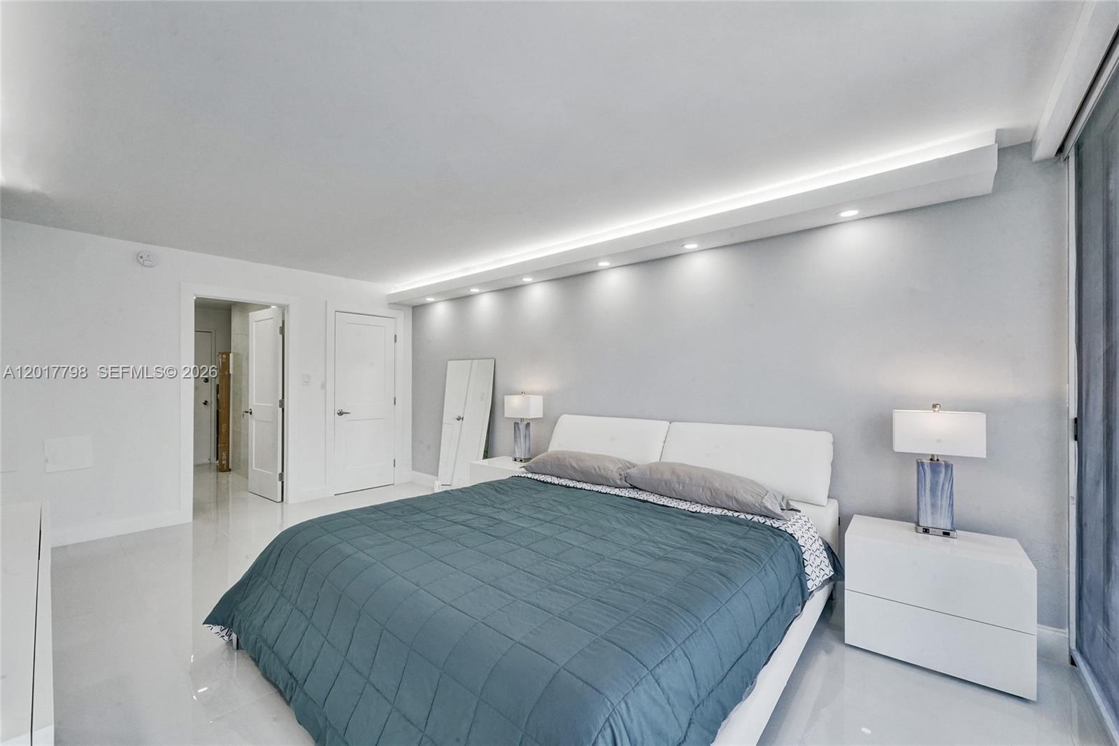 18041 Biscayne Blvd 1804