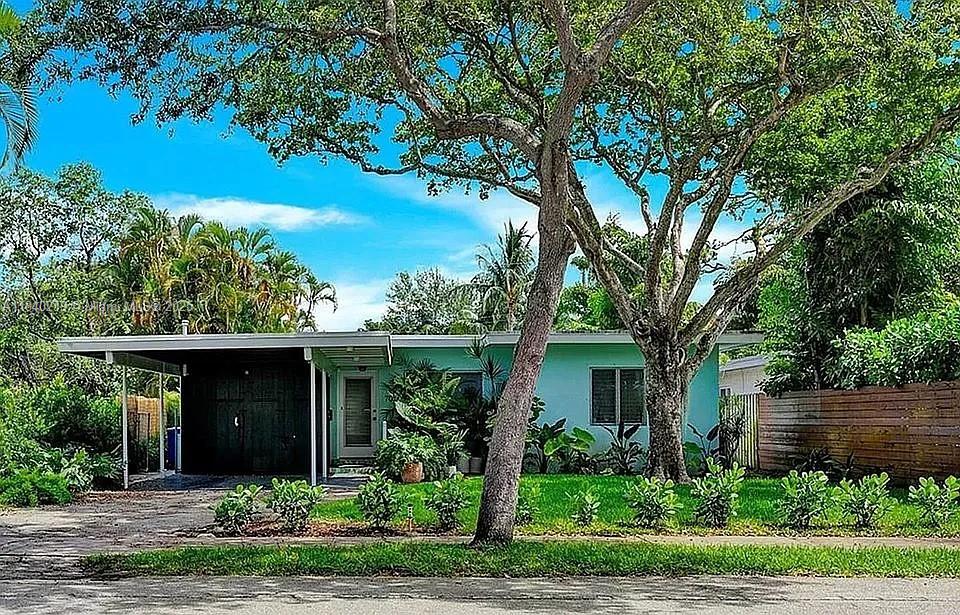 RIO VISTA ISLES - Residential