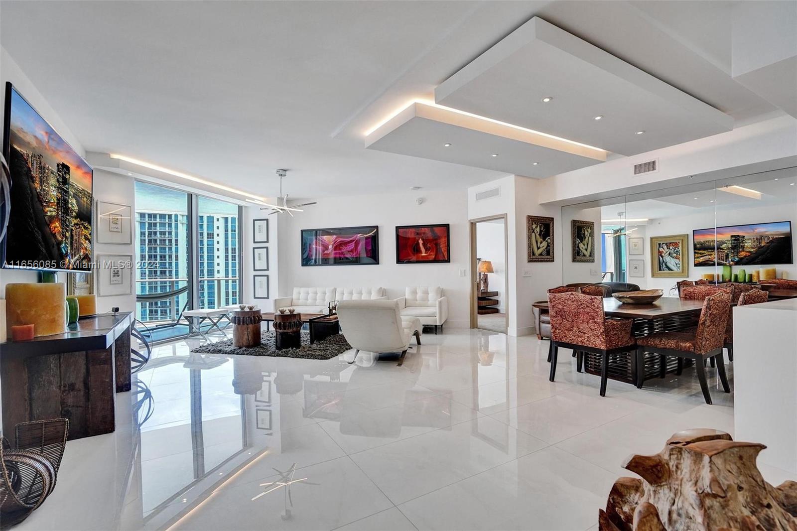 MARINA PALMS RESIDENCES - Residential