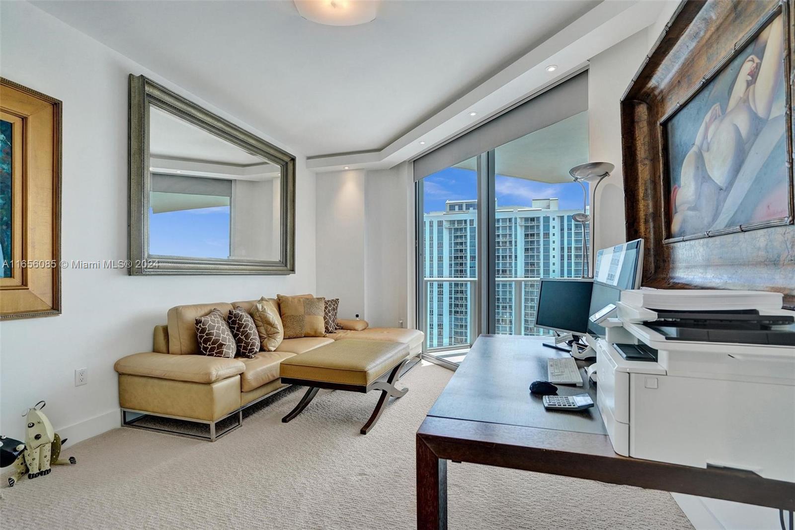 MARINA PALMS RESIDENCES - Residential