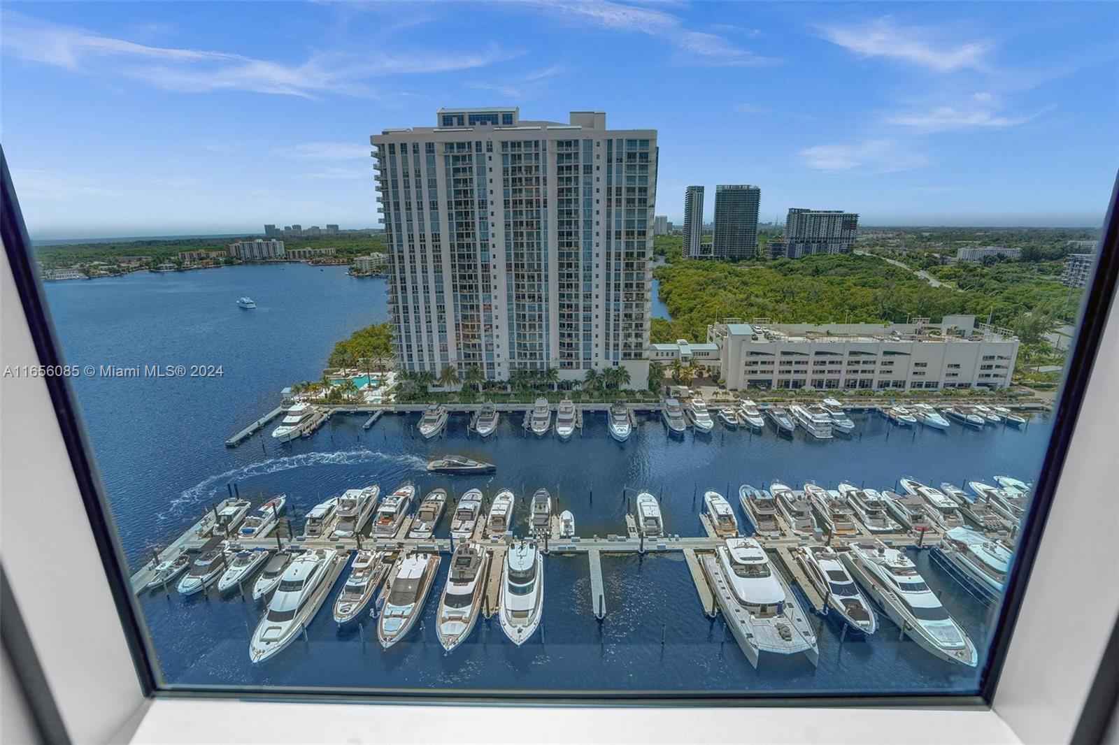 MARINA PALMS RESIDENCES - Residential