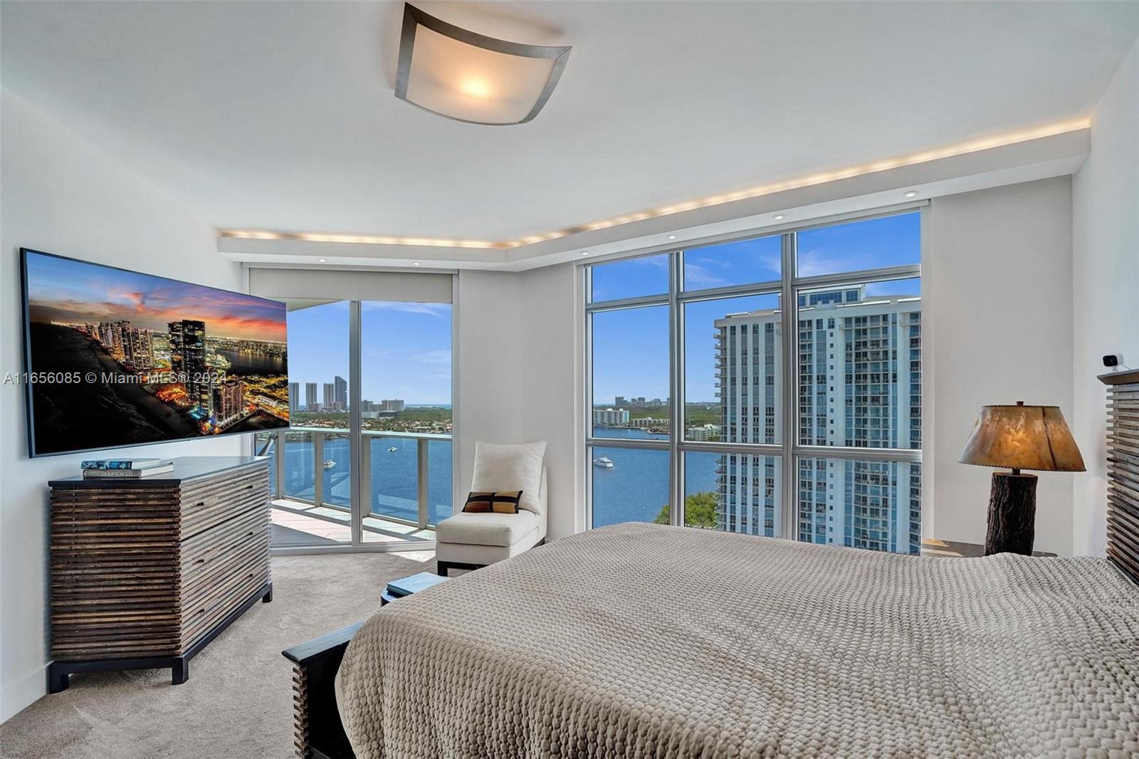 MARINA PALMS RESIDENCES - Residential