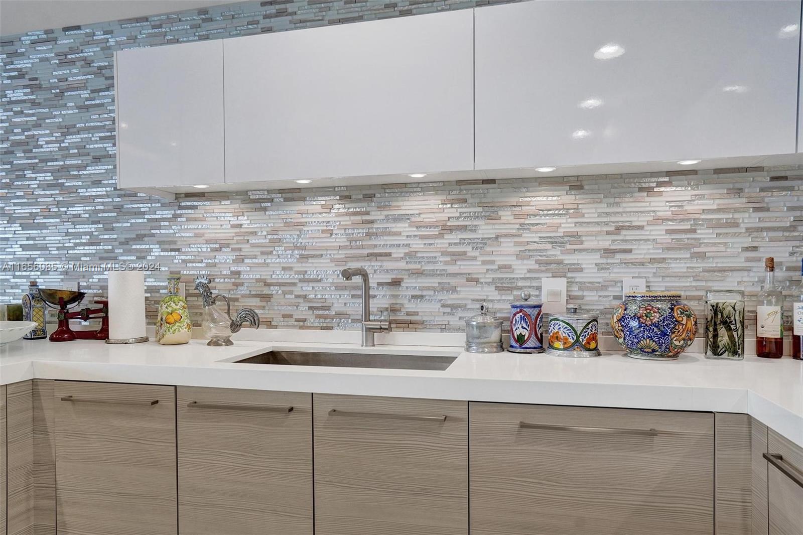 MARINA PALMS RESIDENCES - Residential