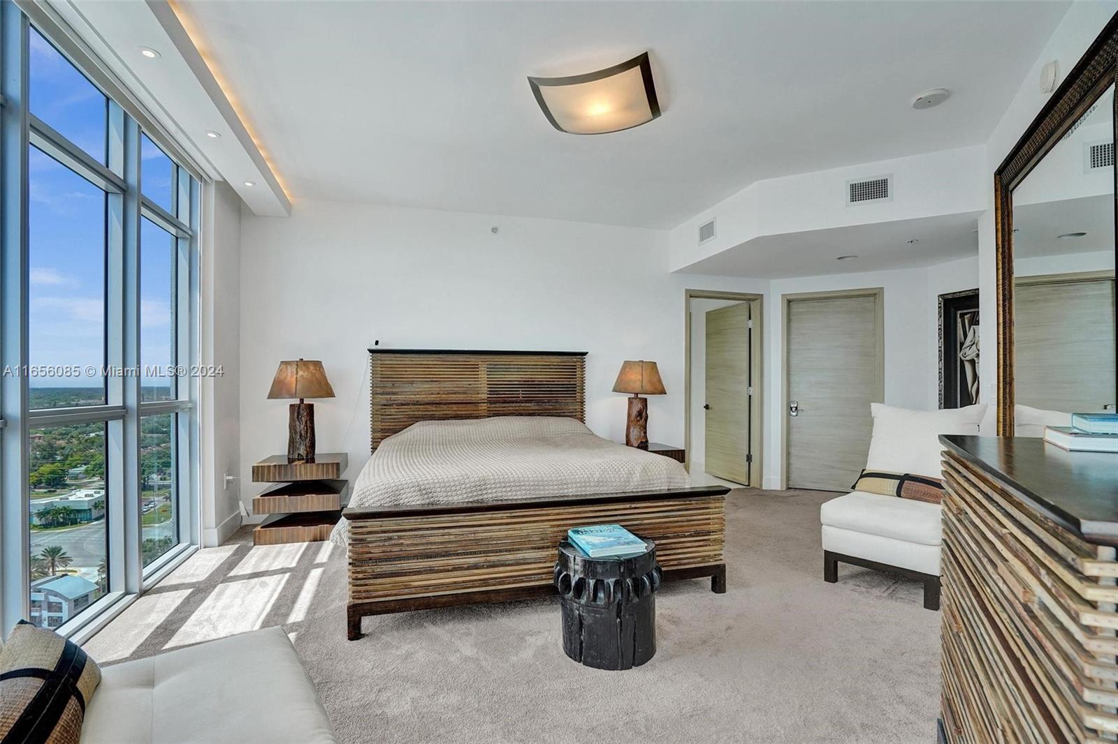MARINA PALMS RESIDENCES - Residential