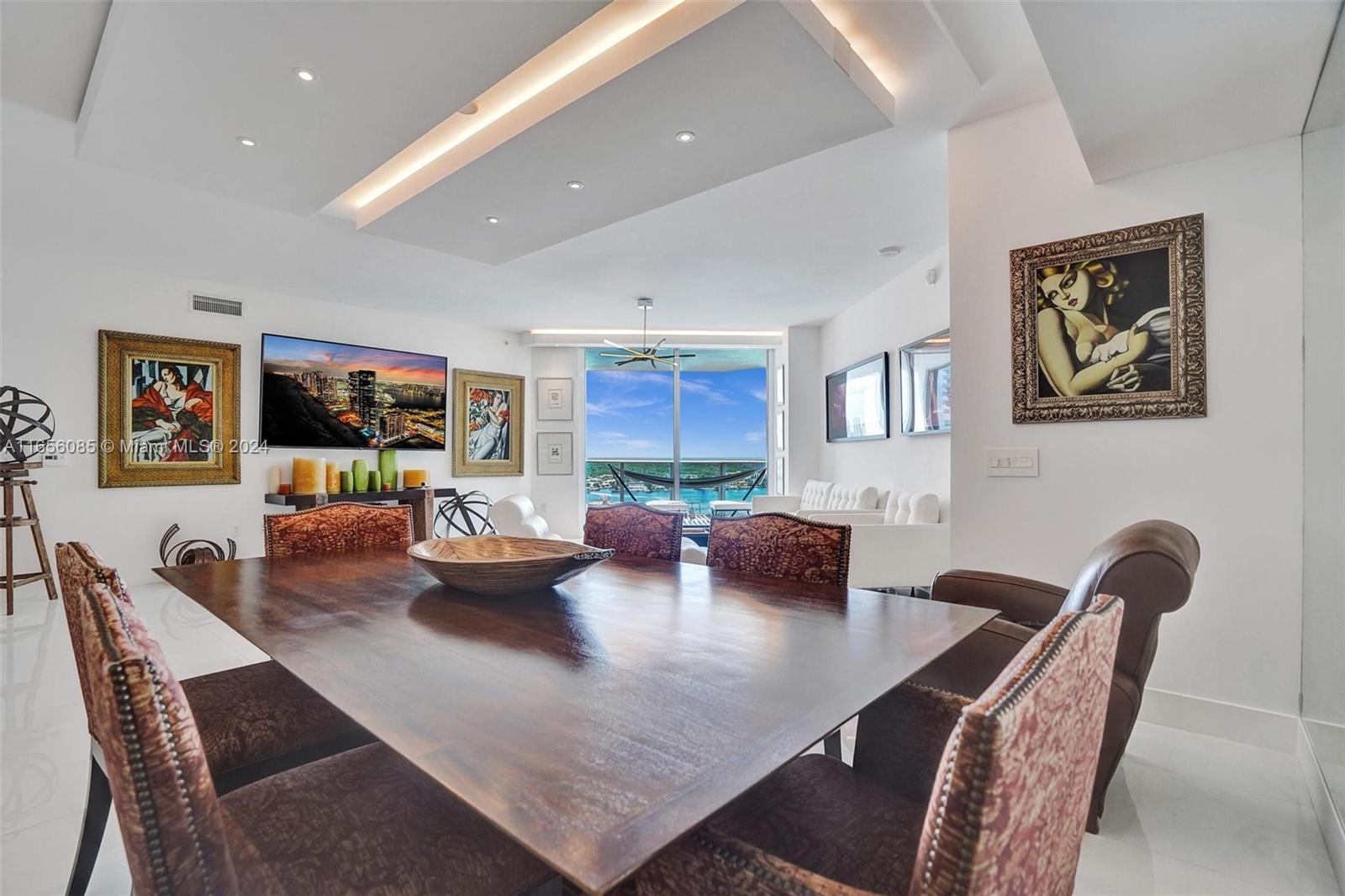 MARINA PALMS RESIDENCES - Residential