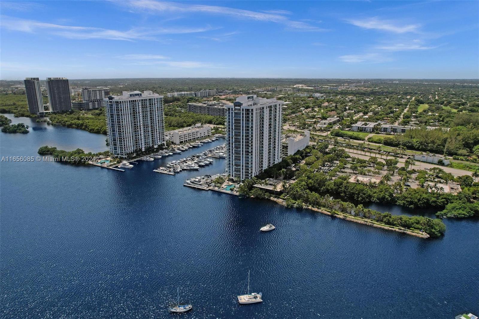 MARINA PALMS RESIDENCES - Residential