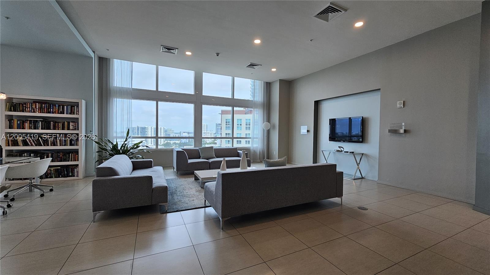 QUANTUM ON THE BAY CONDO - Residential