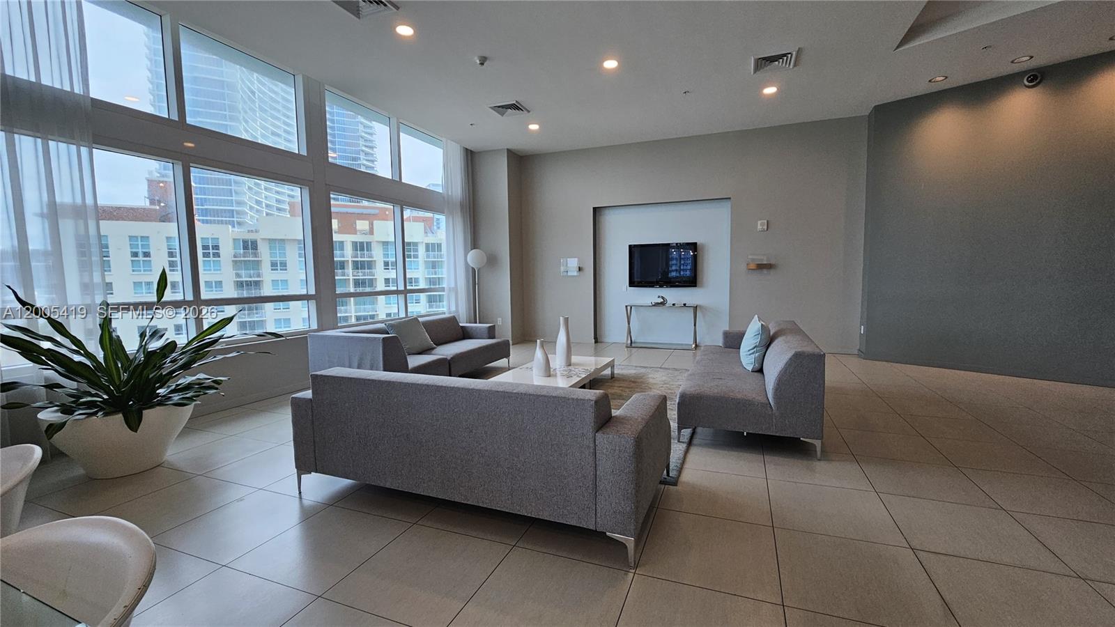 QUANTUM ON THE BAY CONDO - Residential