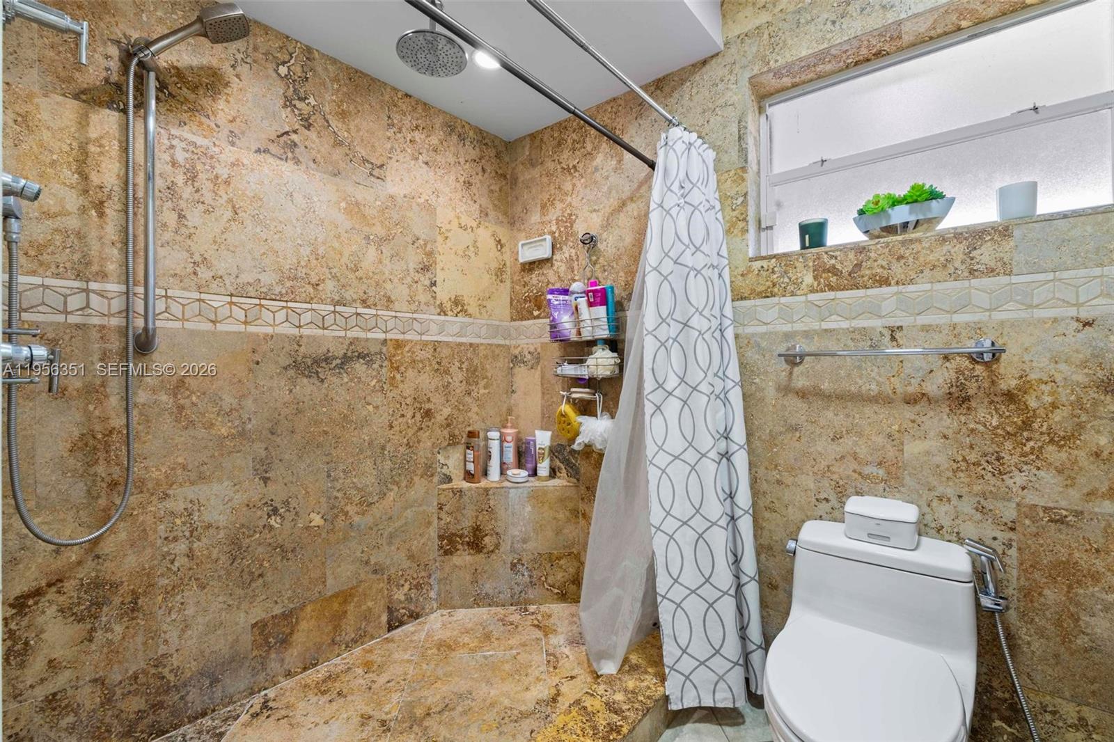 CHANTARELLE AT THE HAMMOC - Residential