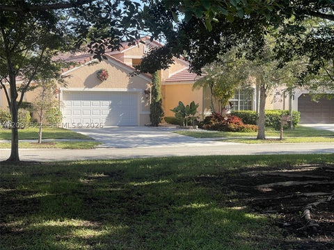 Photo of 412 Cameron Dr, Weston, FL 33326 (MLS # A12083522)
