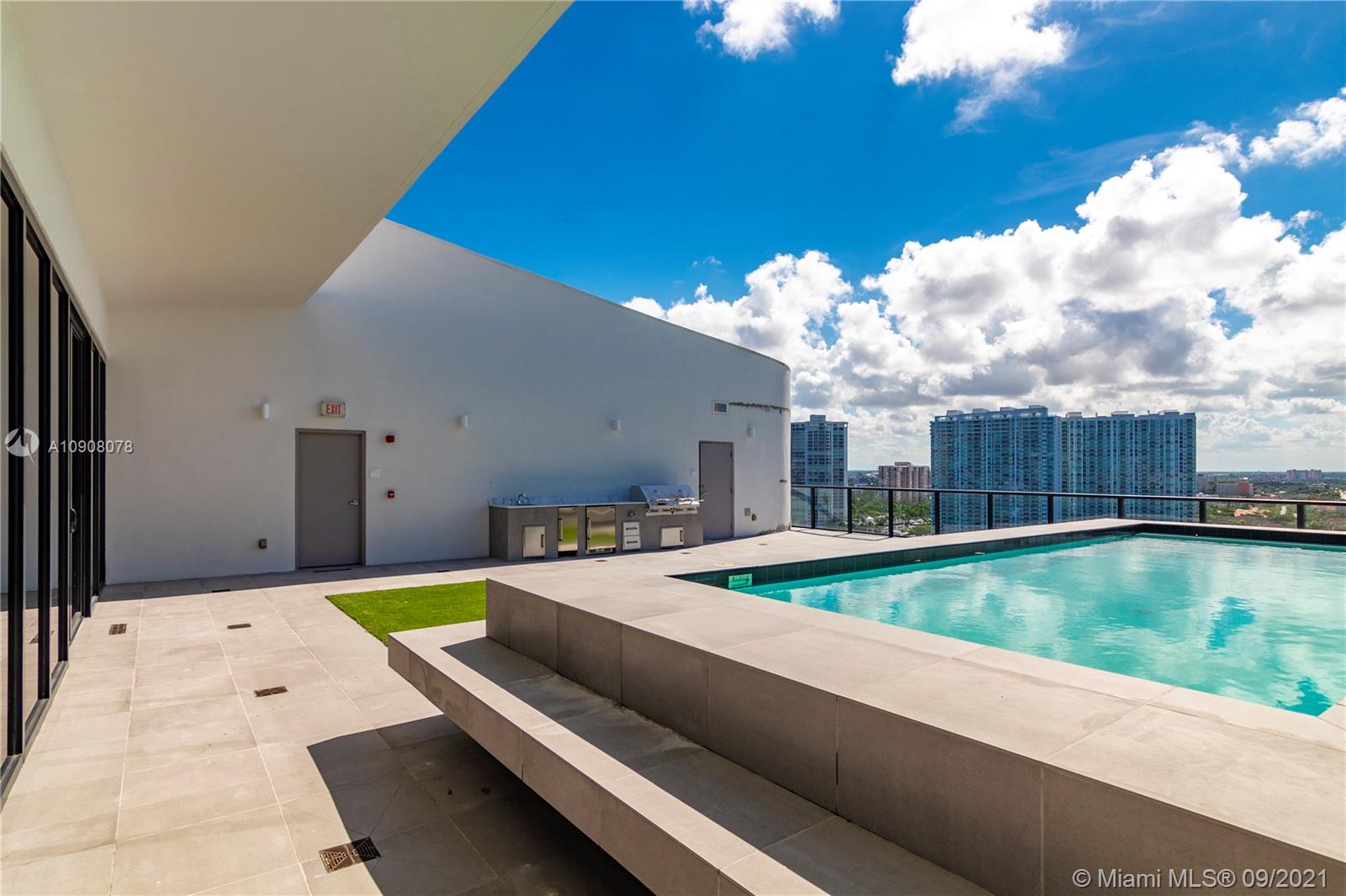 PRIVE CONDO - Residential