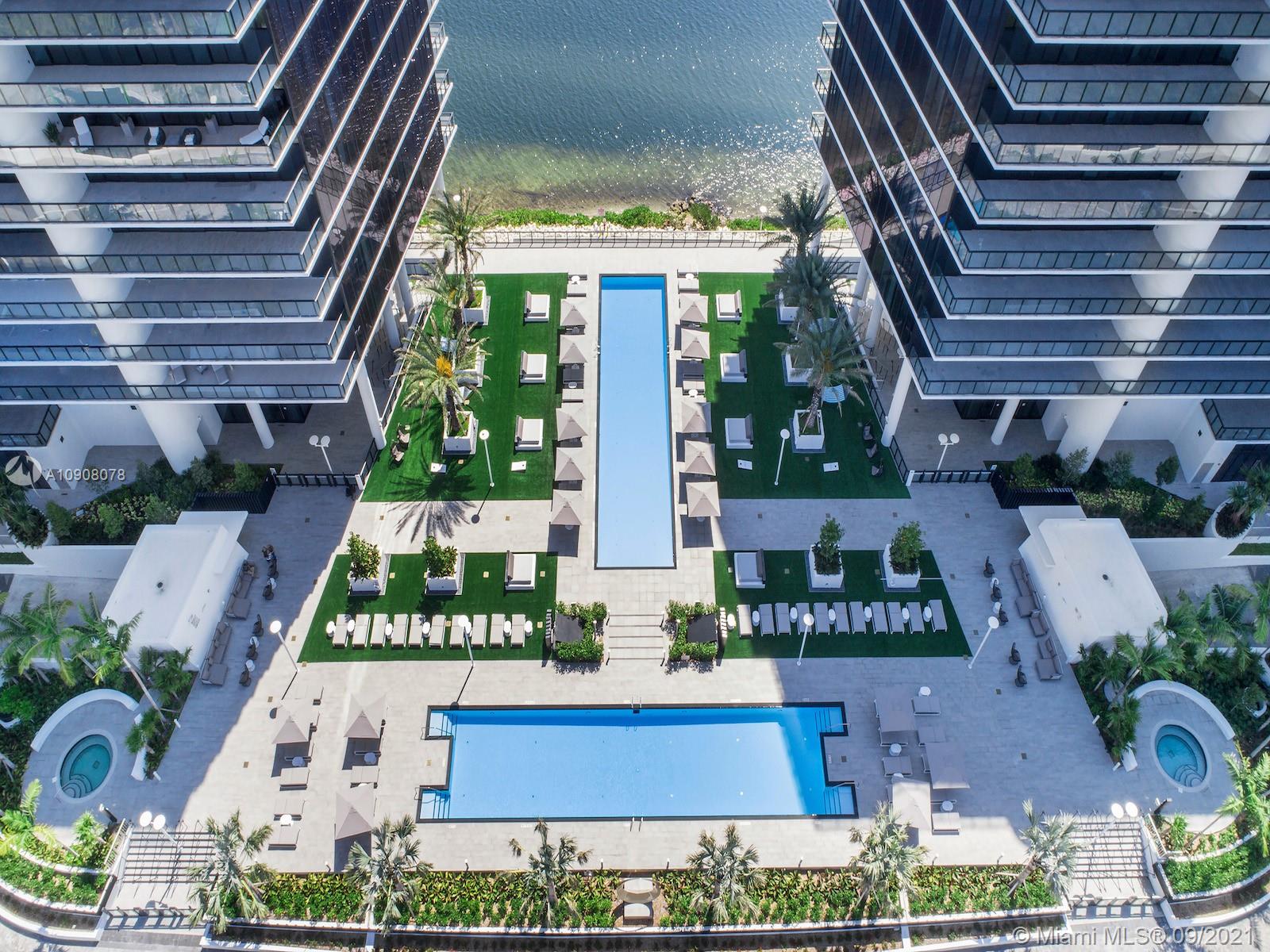 PRIVE CONDO - Residential