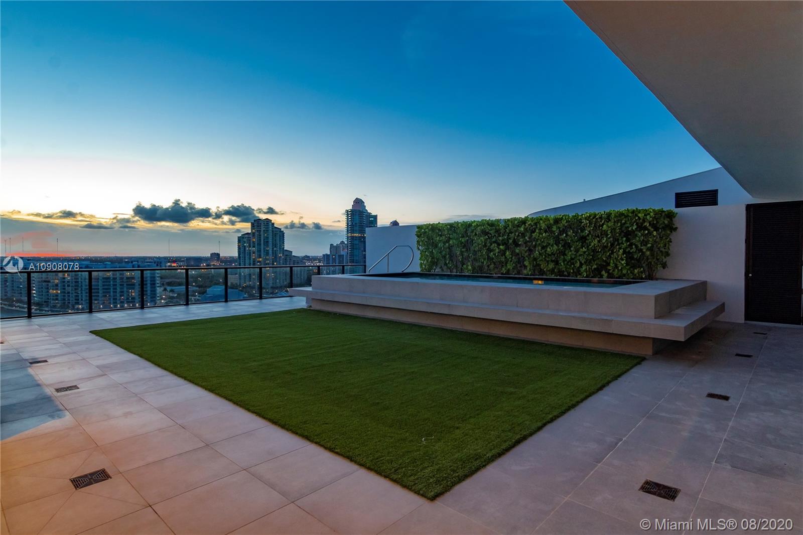 PRIVE CONDO - Residential