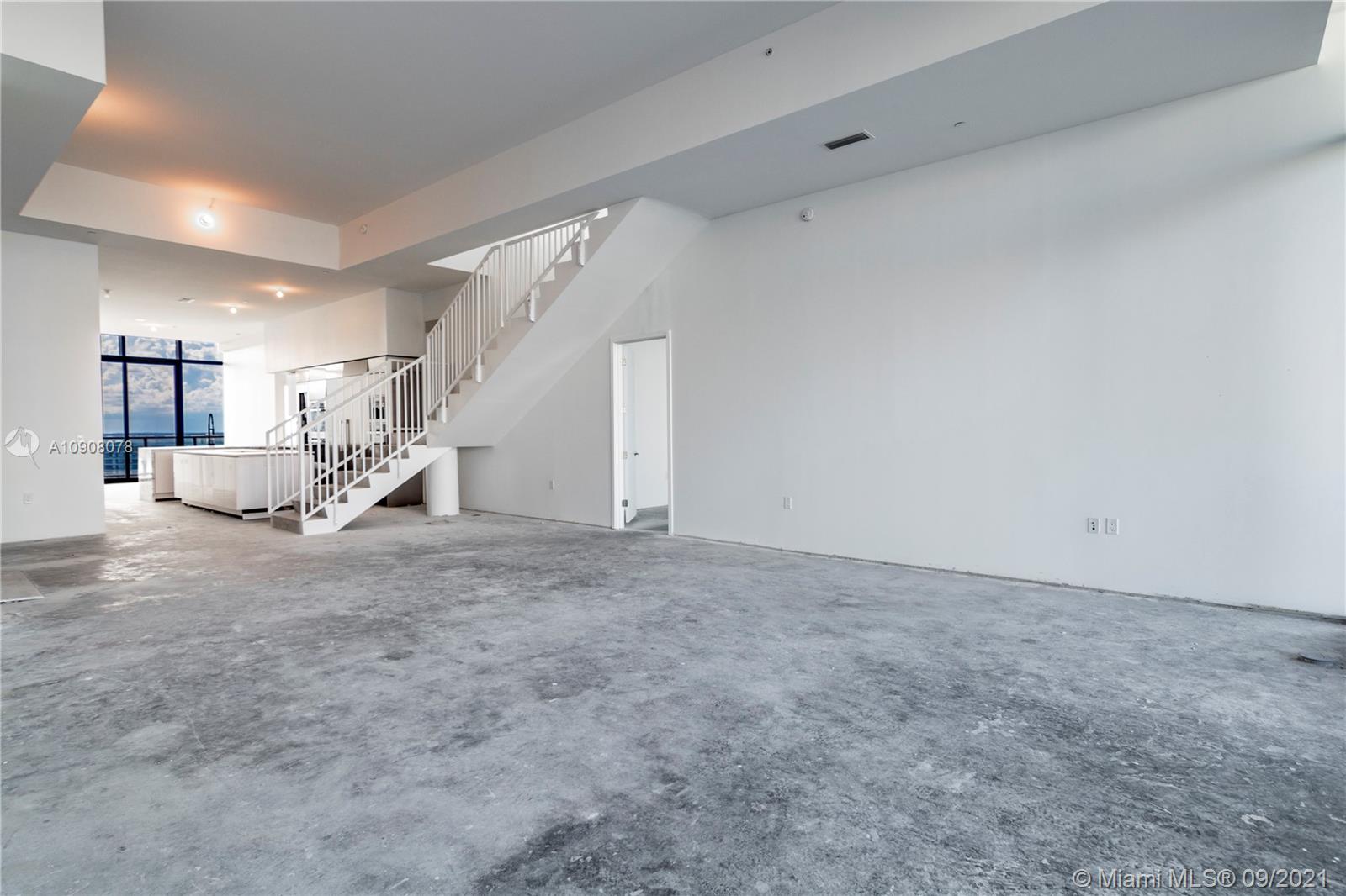 PRIVE CONDO - Residential