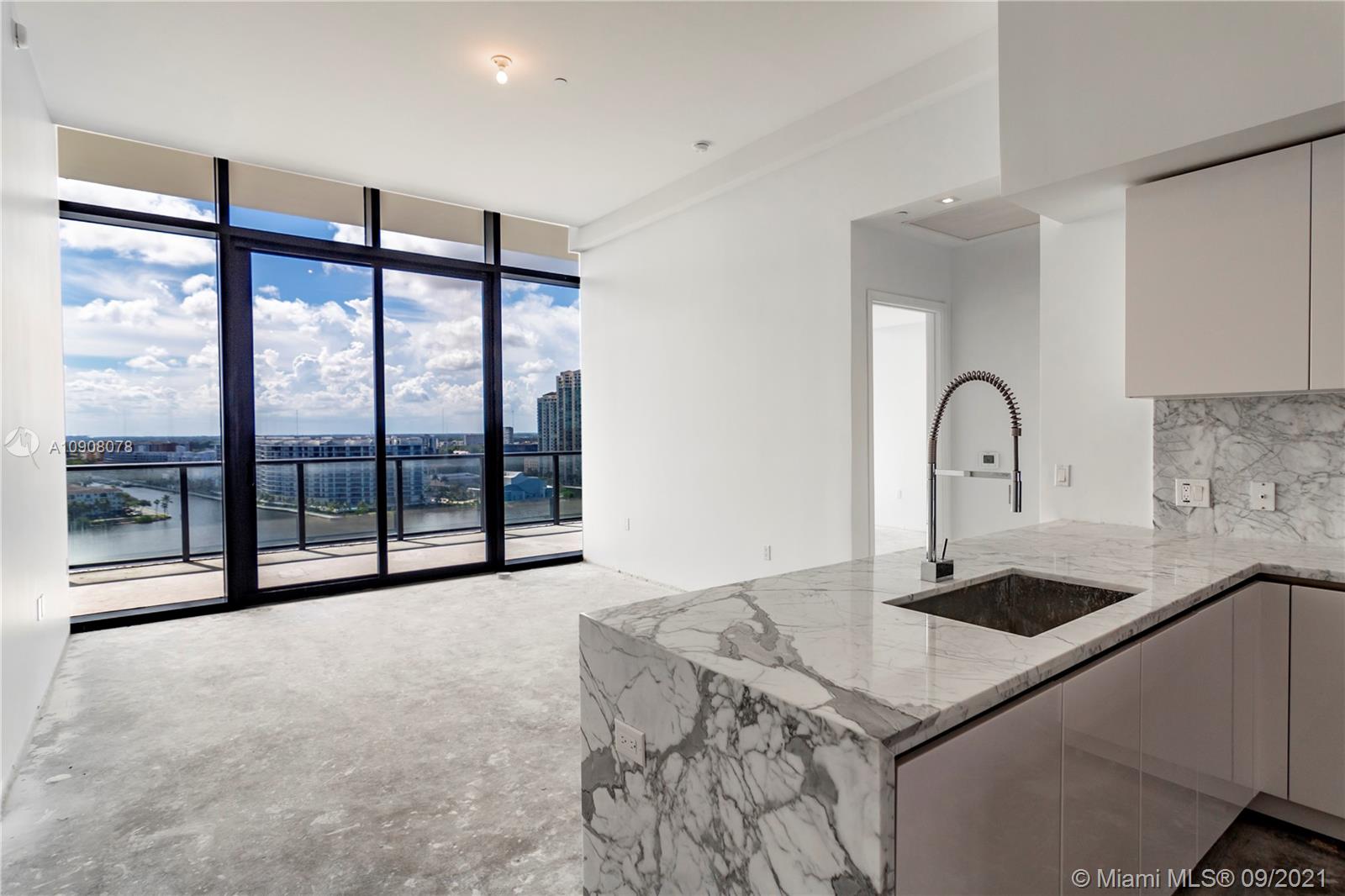 PRIVE CONDO - Residential
