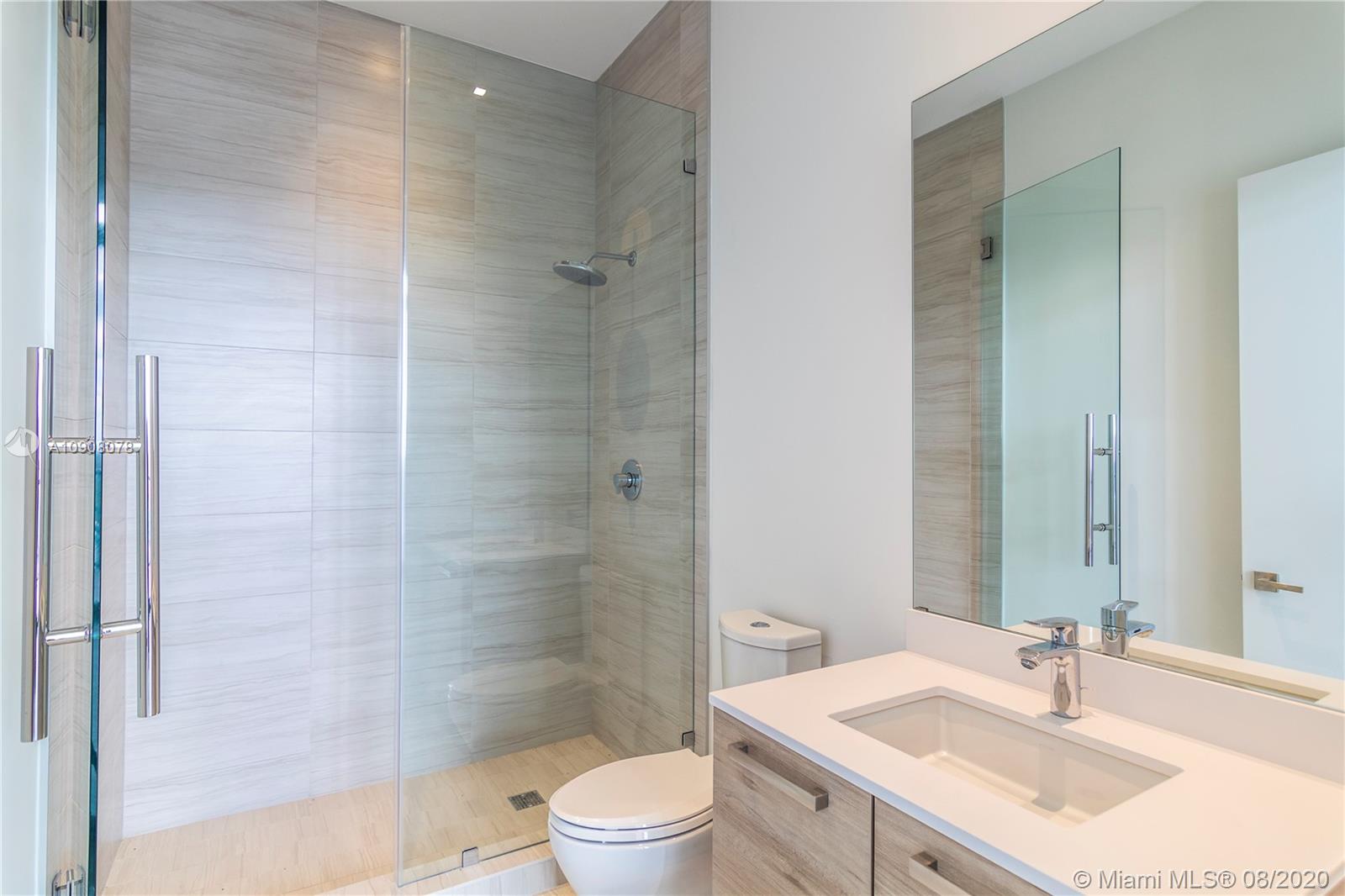 PRIVE CONDO - Residential