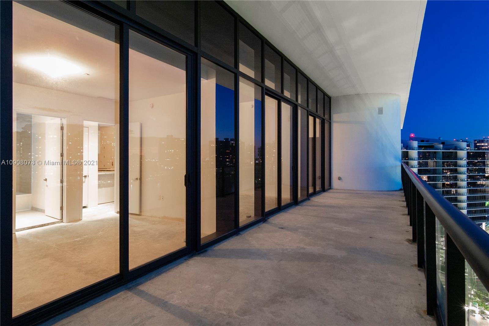 PRIVE CONDO - Residential