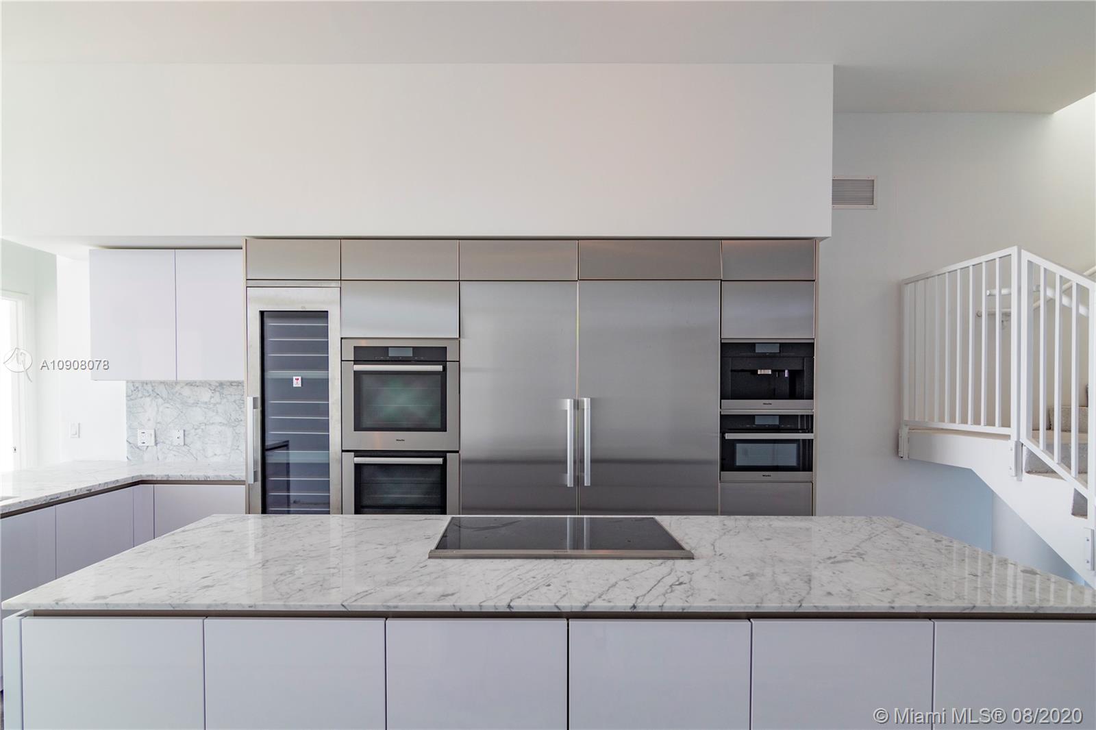 PRIVE CONDO - Residential