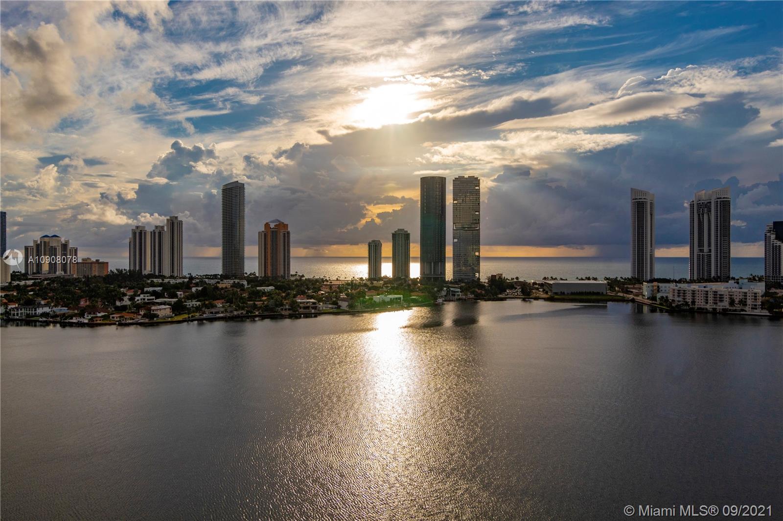 PRIVE CONDO - Residential