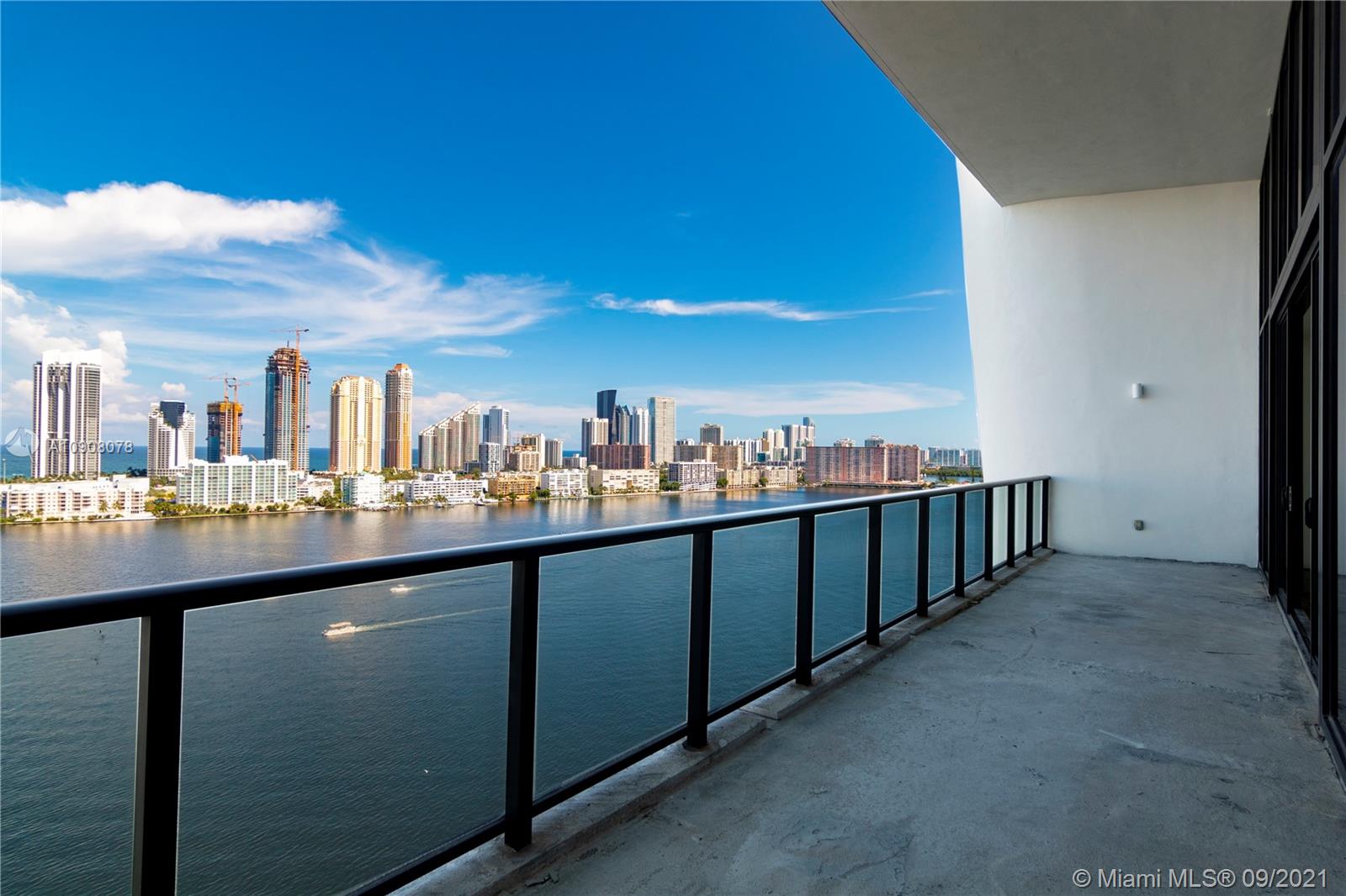PRIVE CONDO - Residential
