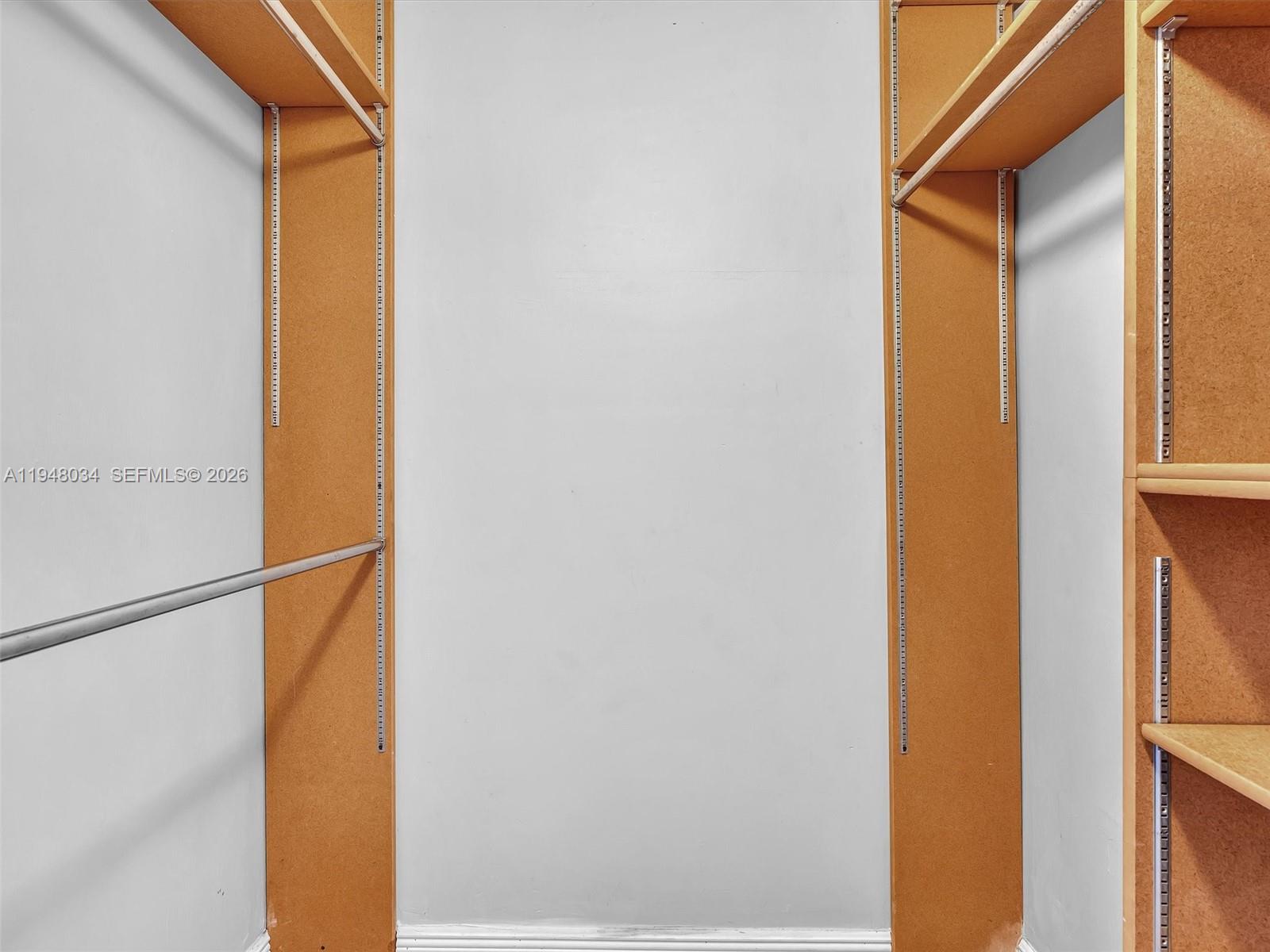 HILLCREST NO 21 CONDO - Residential