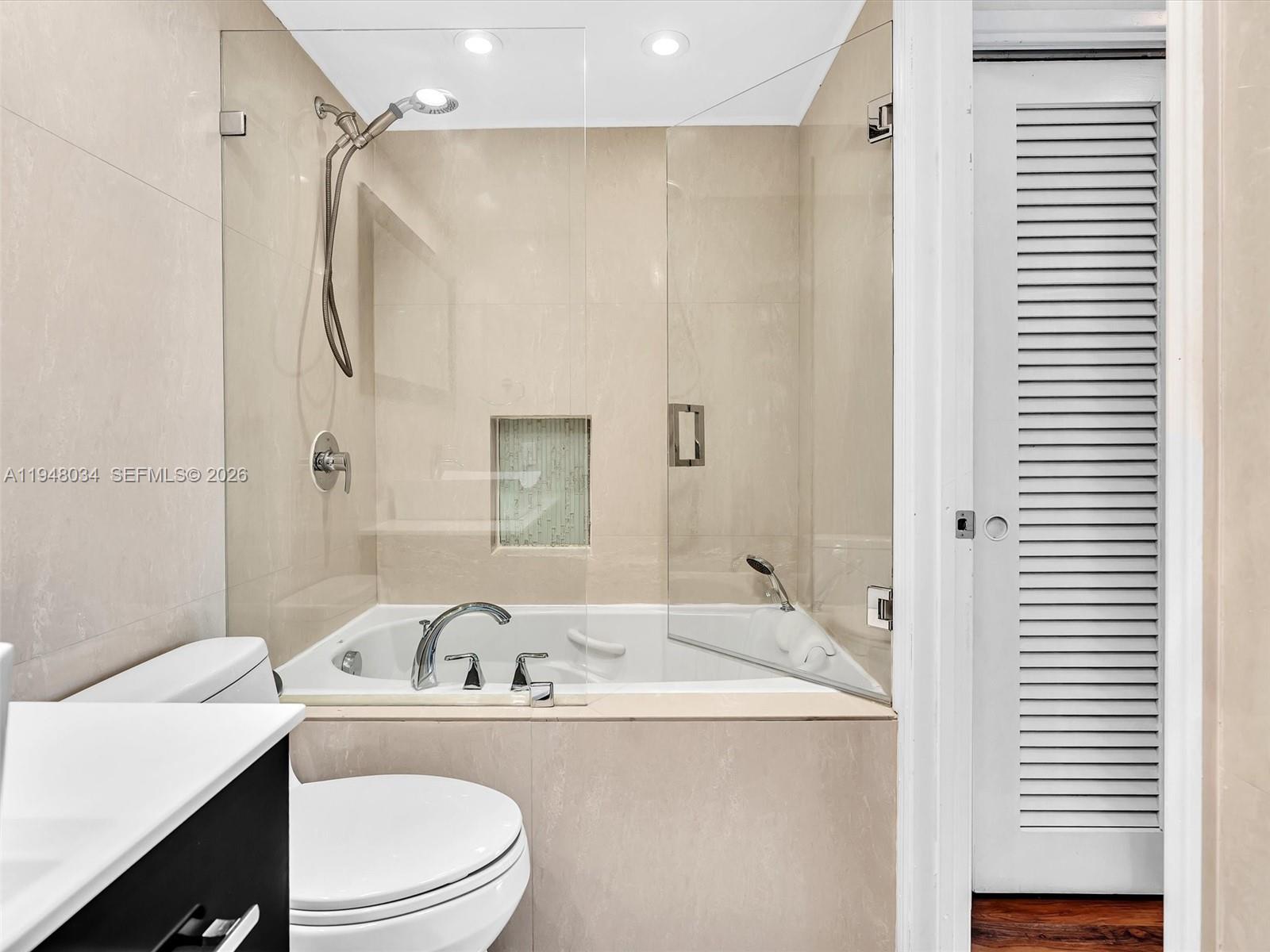 HILLCREST NO 21 CONDO - Residential