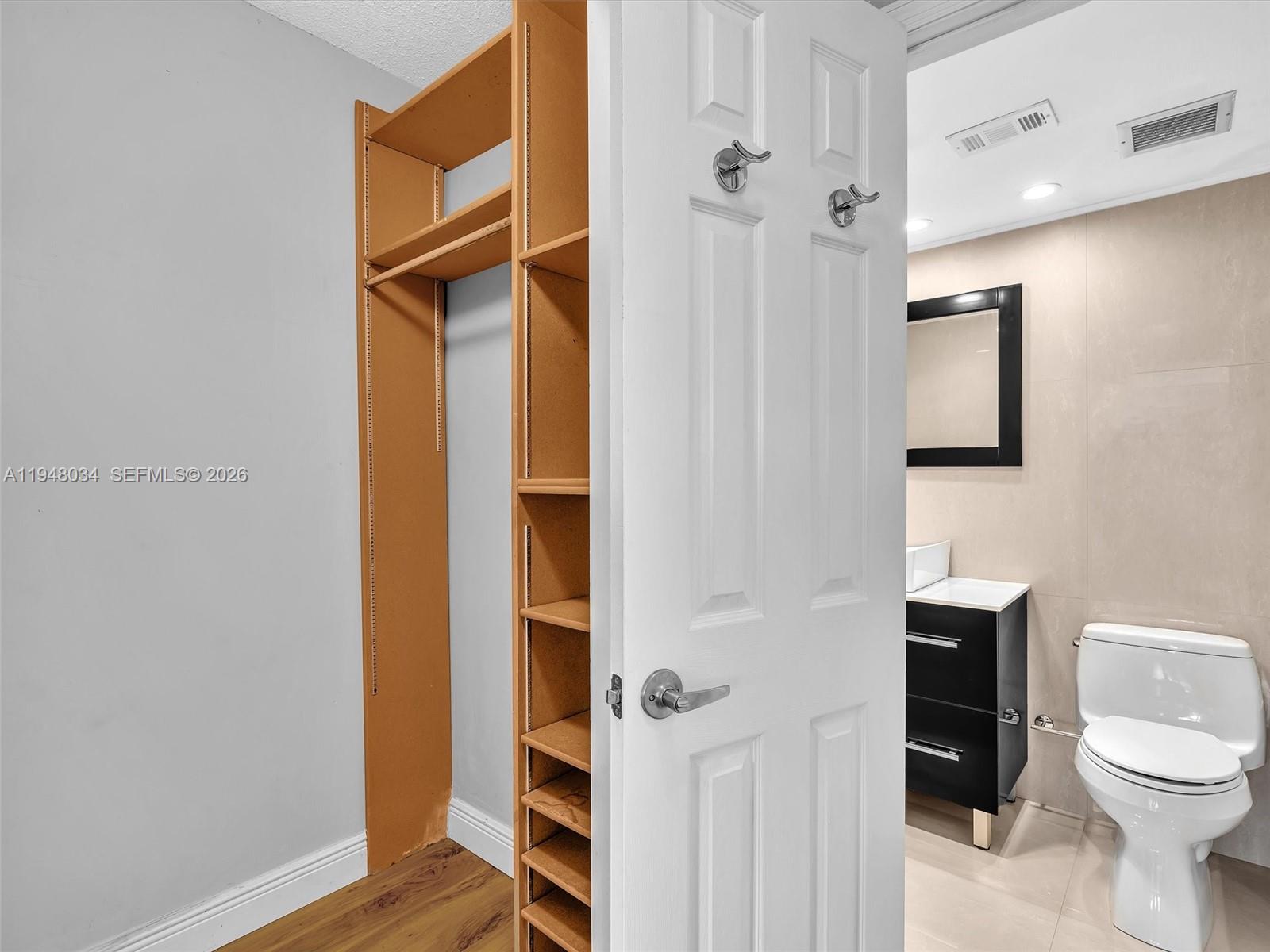 HILLCREST NO 21 CONDO - Residential