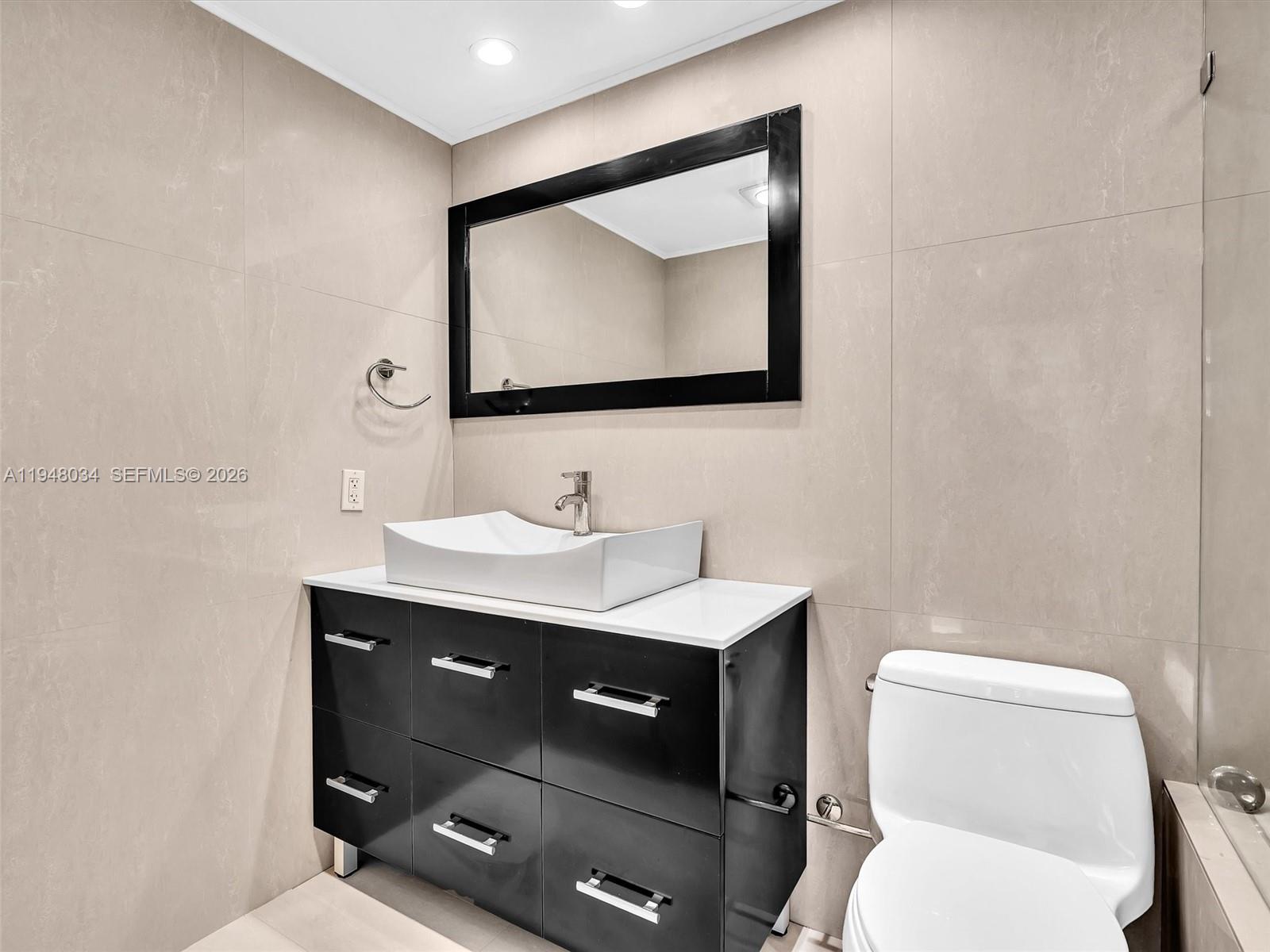 HILLCREST NO 21 CONDO - Residential