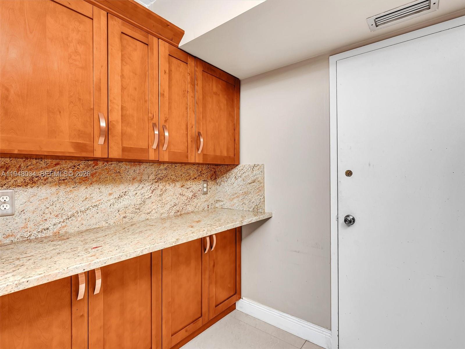 HILLCREST NO 21 CONDO - Residential