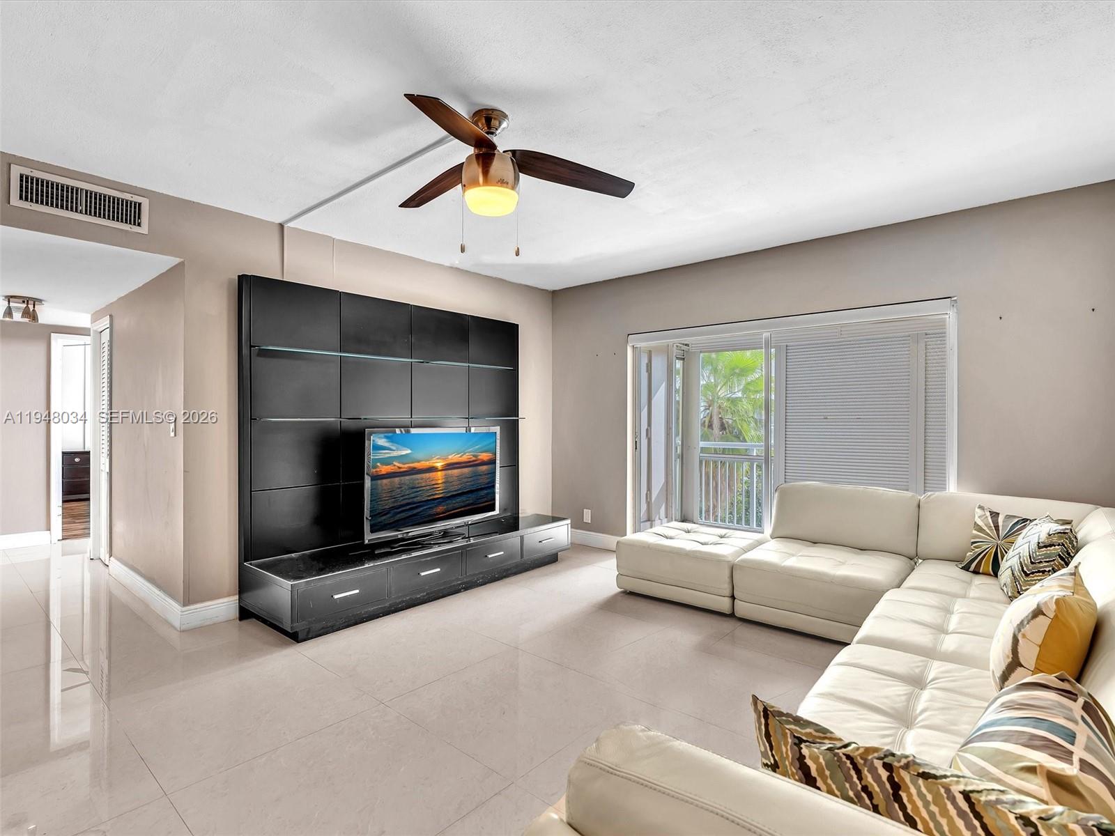 HILLCREST NO 21 CONDO - Residential