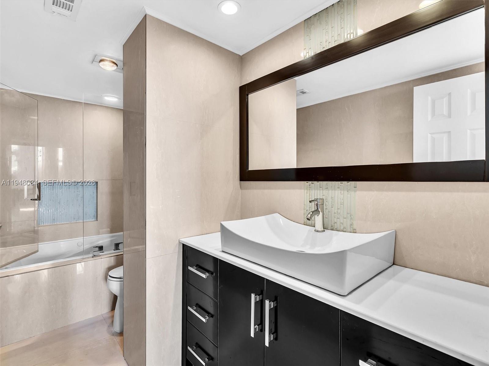 HILLCREST NO 21 CONDO - Residential