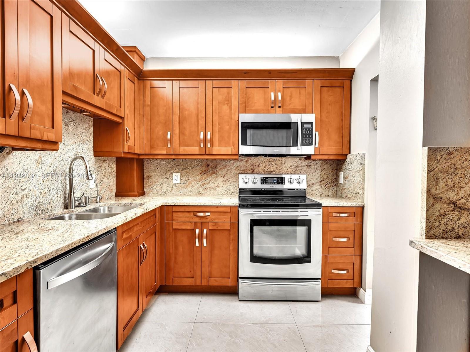 HILLCREST NO 21 CONDO - Residential