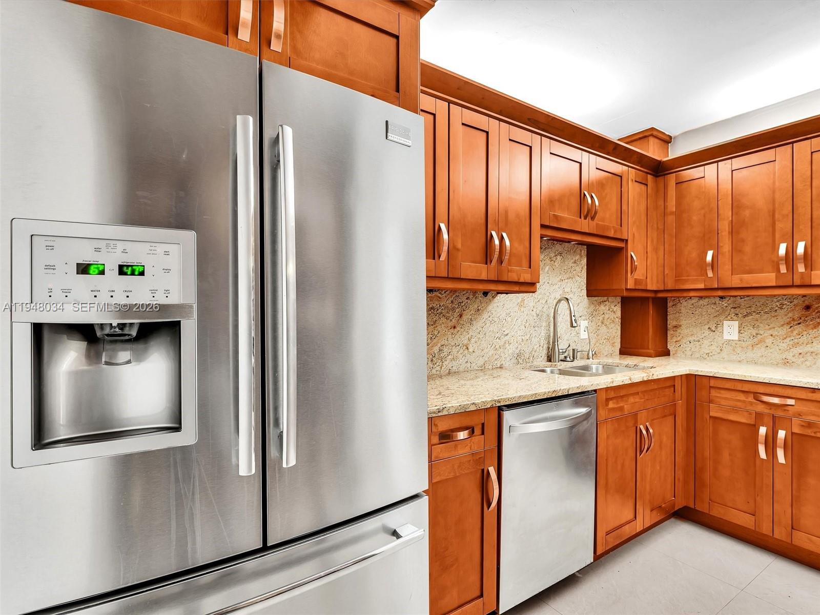 HILLCREST NO 21 CONDO - Residential