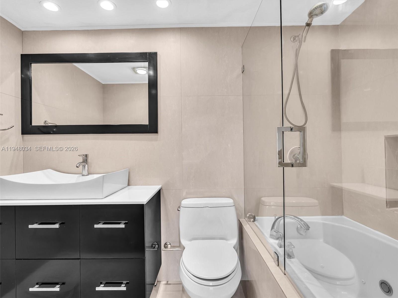 HILLCREST NO 21 CONDO - Residential