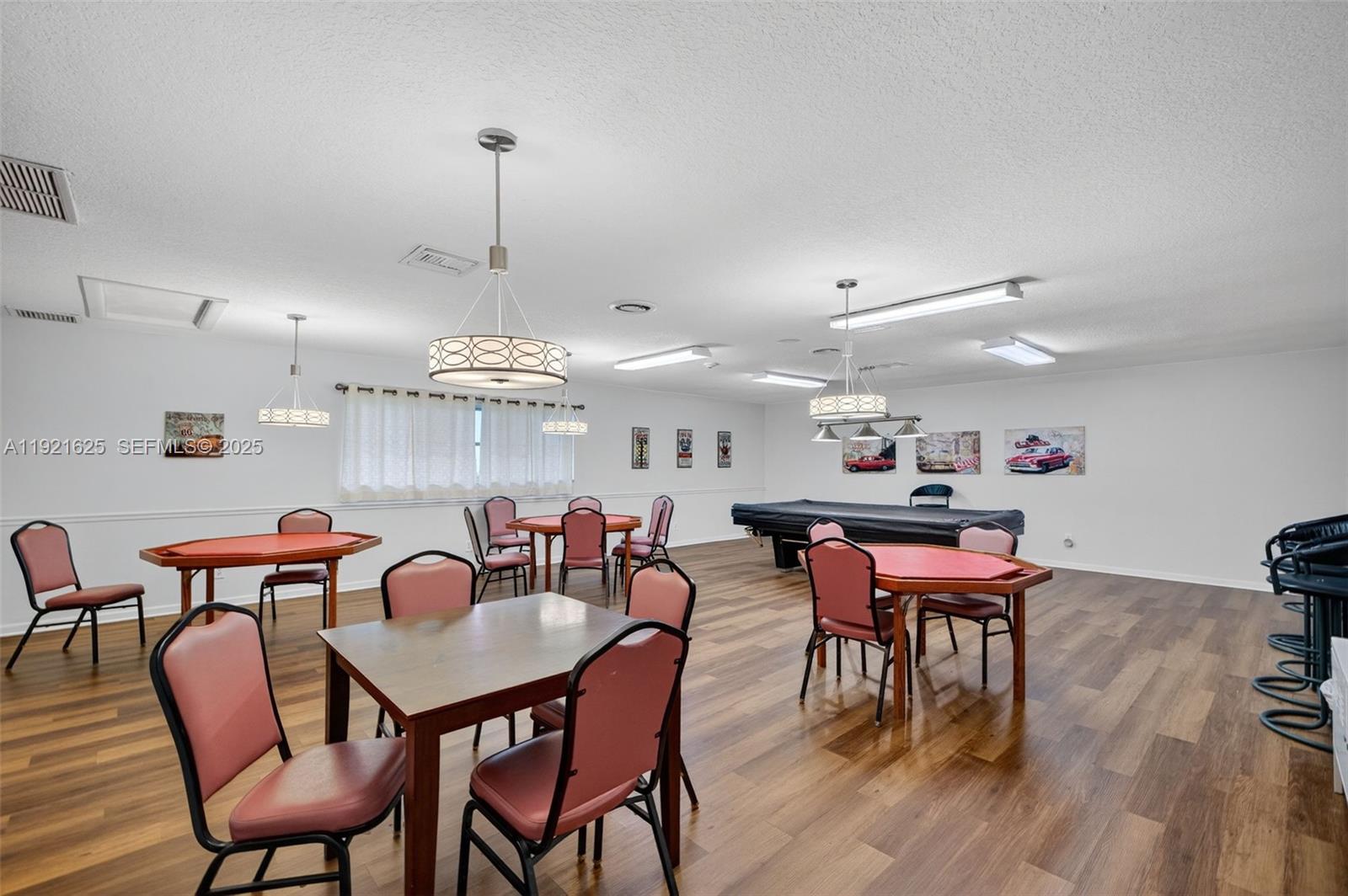 ORIOLE GOLF & TENNIS CLUB - Residential