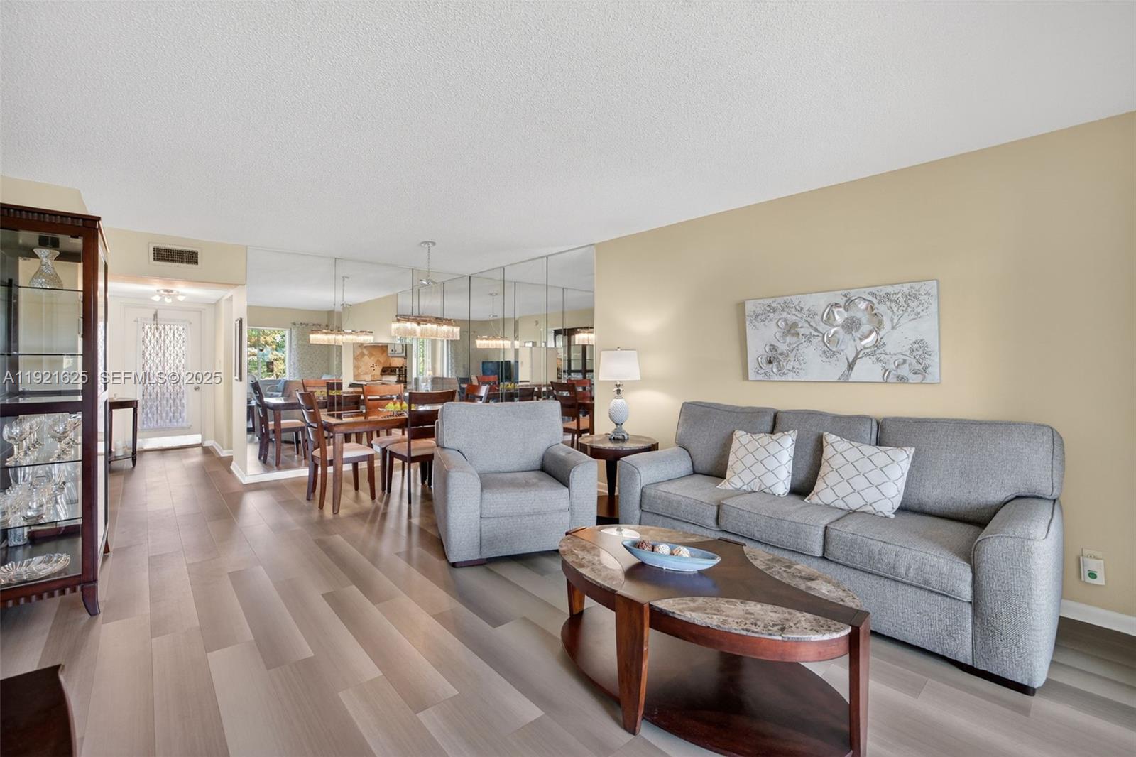 ORIOLE GOLF & TENNIS CLUB - Residential