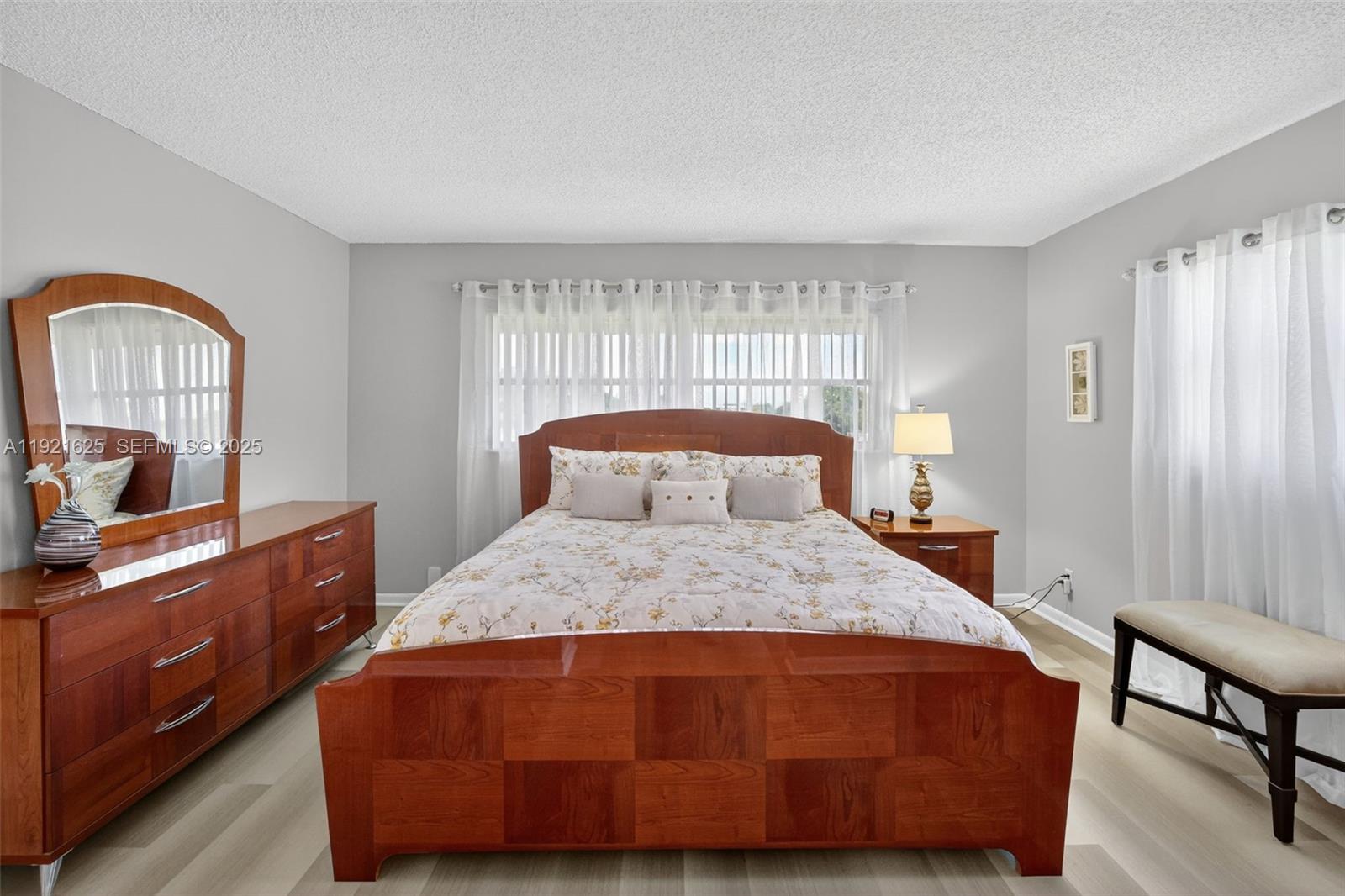 ORIOLE GOLF & TENNIS CLUB - Residential