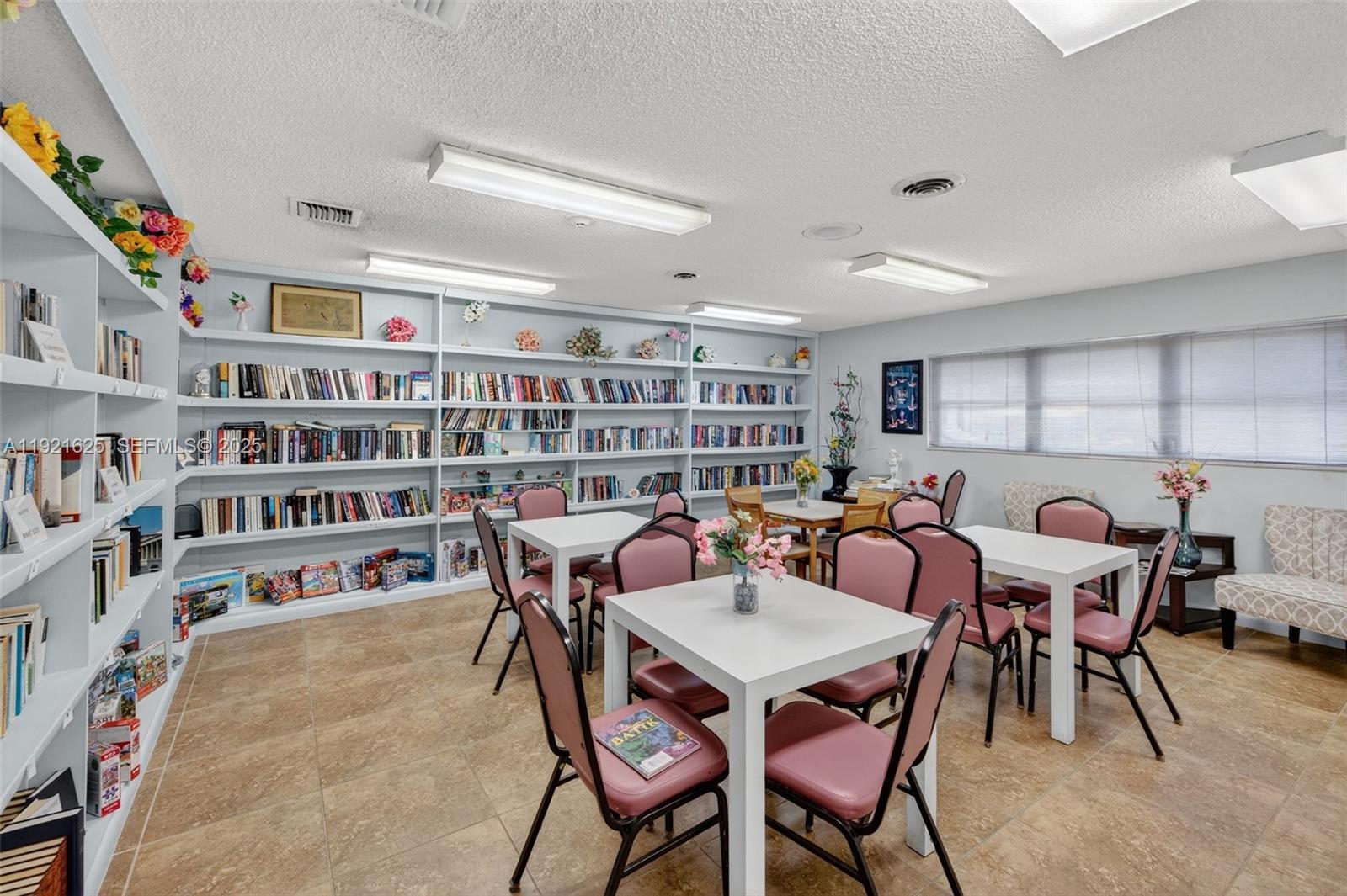 ORIOLE GOLF & TENNIS CLUB - Residential