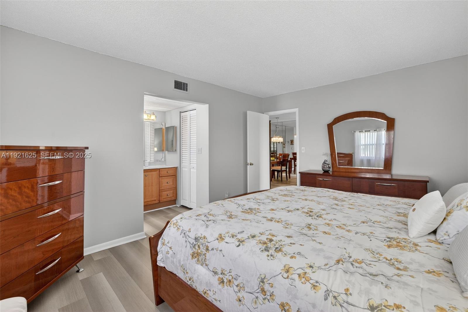 ORIOLE GOLF & TENNIS CLUB - Residential