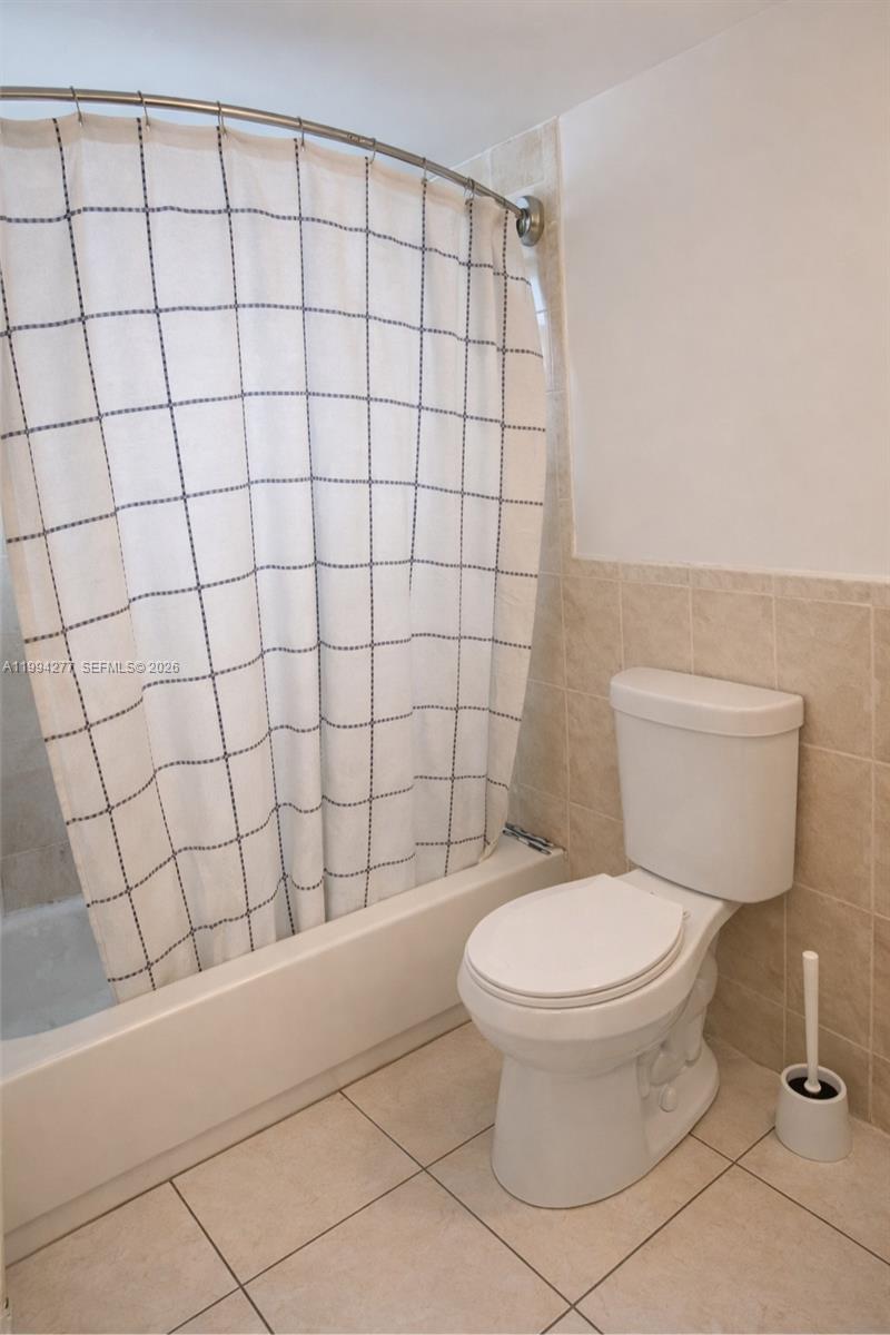 ARCH CREEK LANDING CONDO - Residential